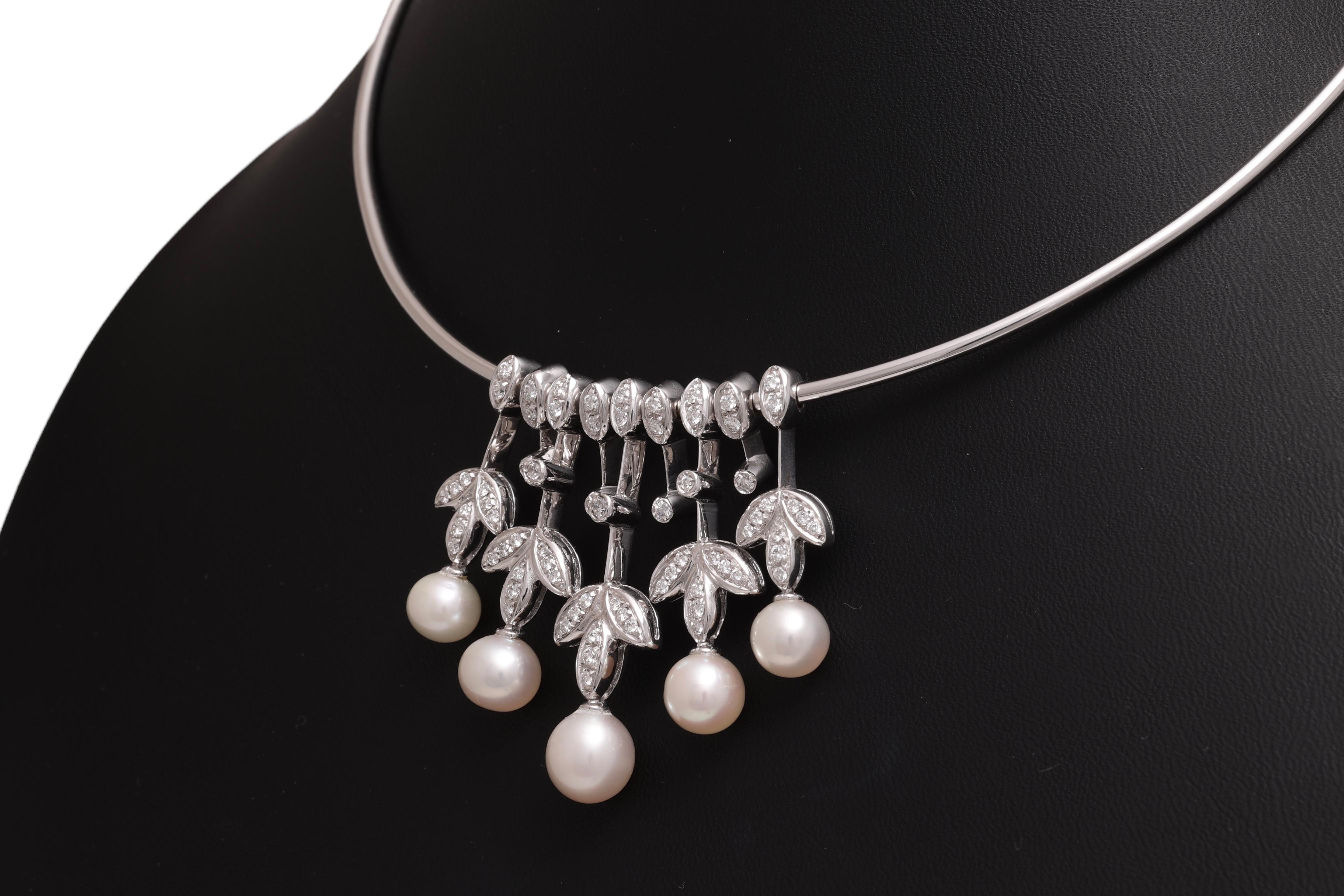 Artisan 18 kt white gold Sturdy necklace with sliding pendants with Diamonds & Pearls For Sale