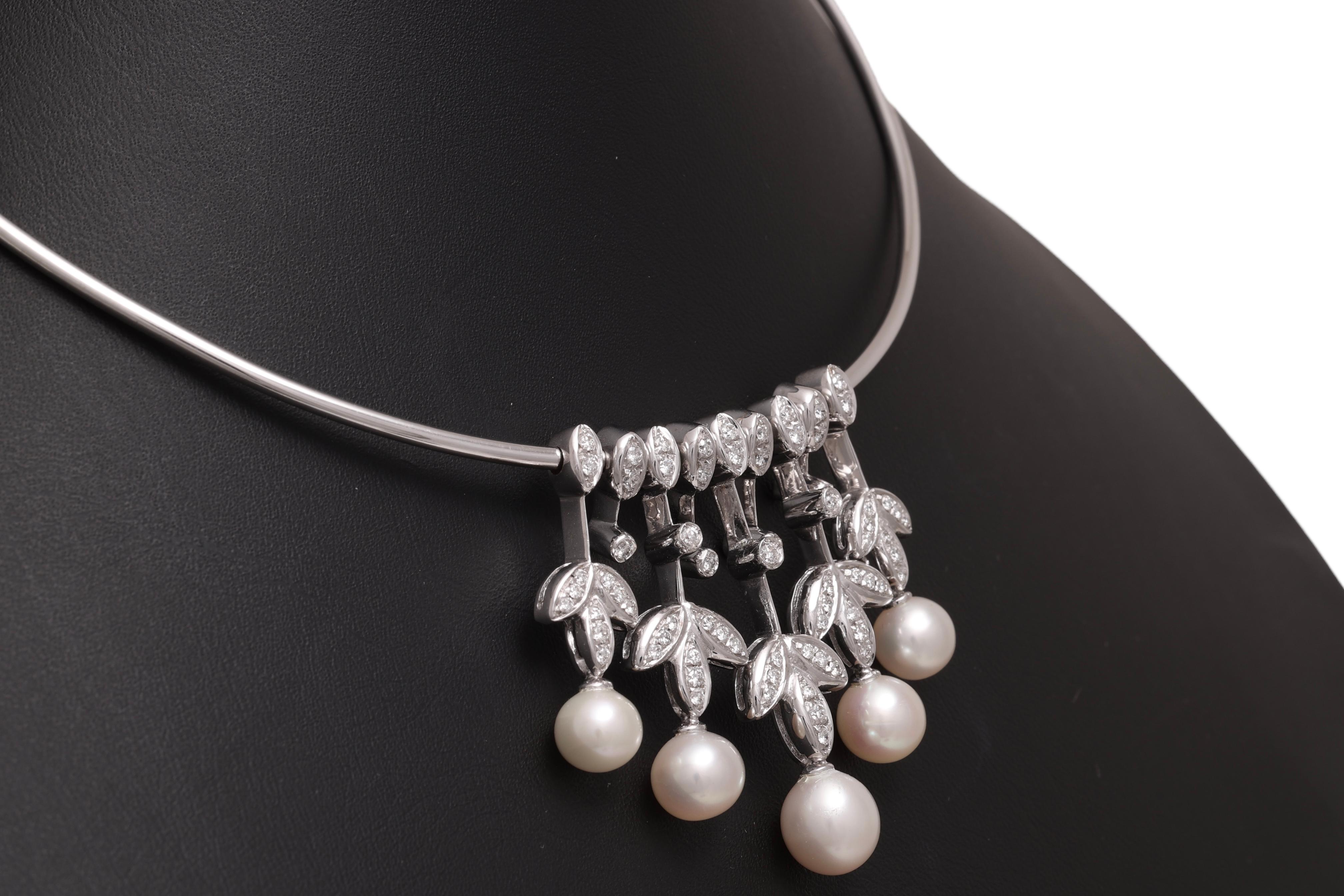 Brilliant Cut 18 kt white gold Sturdy necklace with sliding pendants with Diamonds & Pearls For Sale