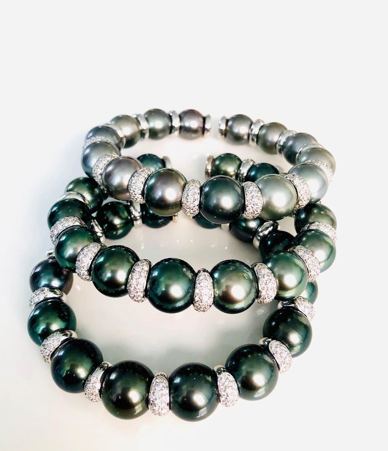 18 Karat White Gold Tahitian Pearl and Diamond Bangle Bracelet For Sale 1