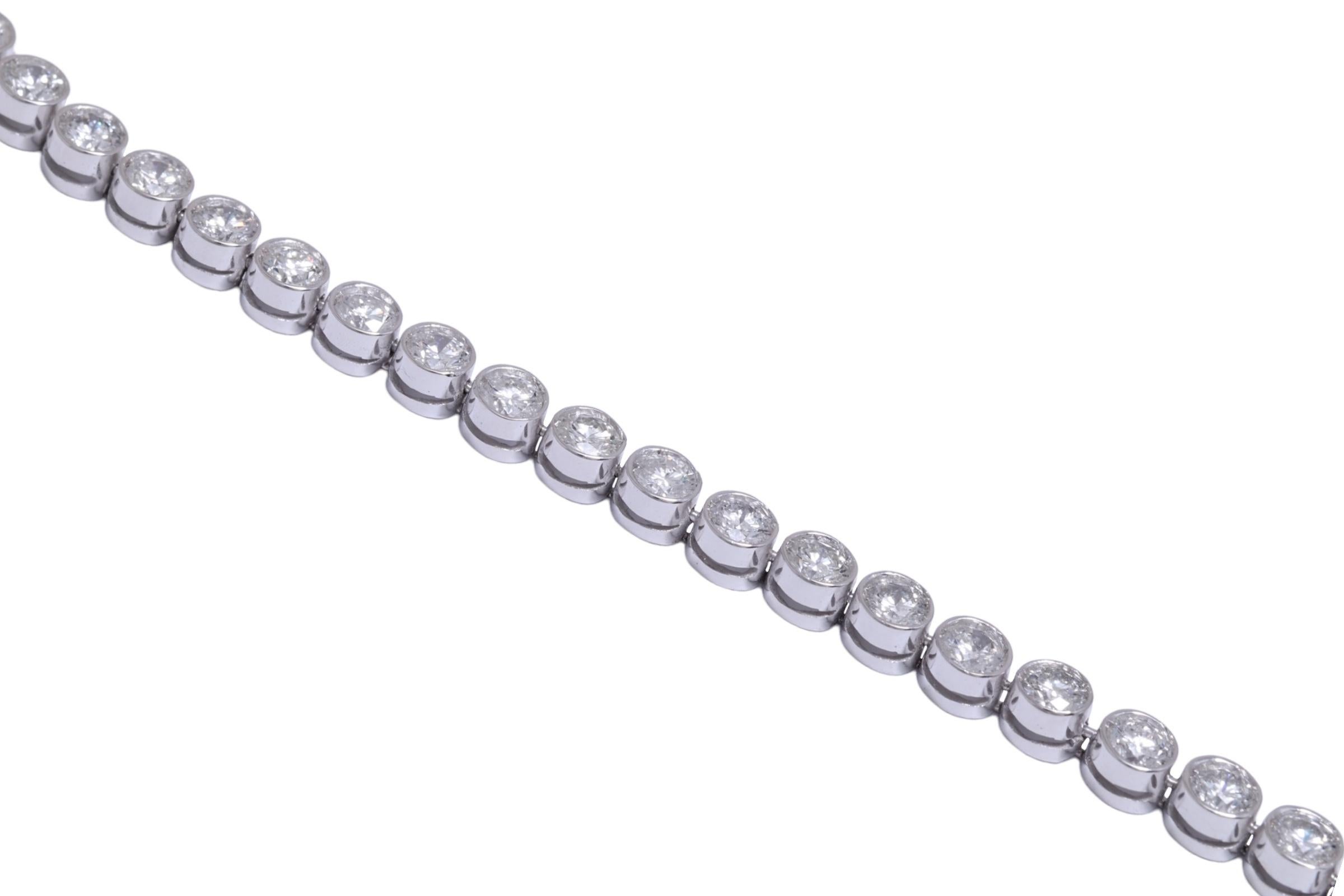 18 kt. Pulsera de tenis de oro blanco con 7.4 ct. Diamantes en venta 9