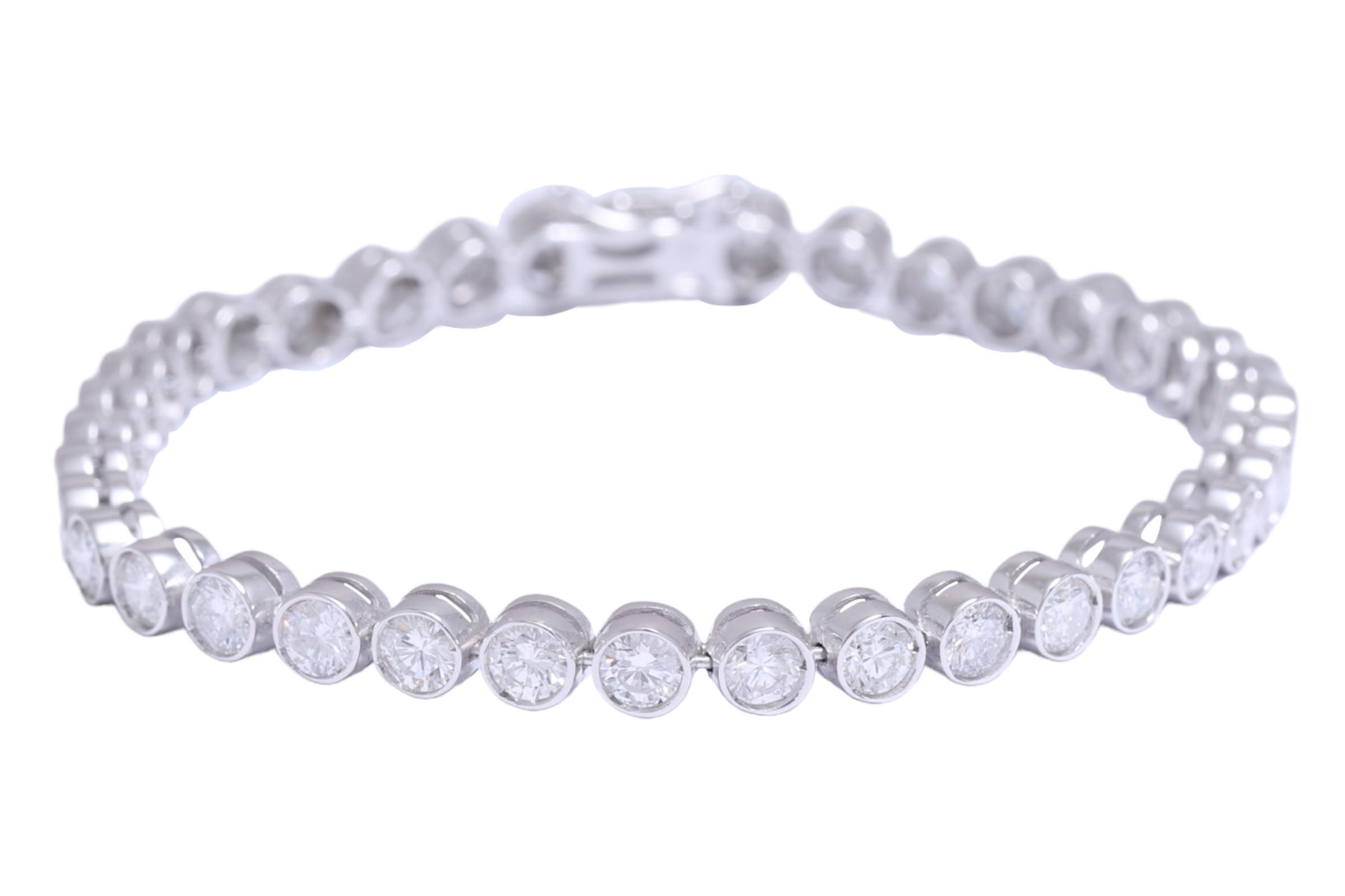 18 kt. Pulsera de tenis de oro blanco con 7.4 ct. Diamantes en Nuevo estado para la venta en Antwerp, BE