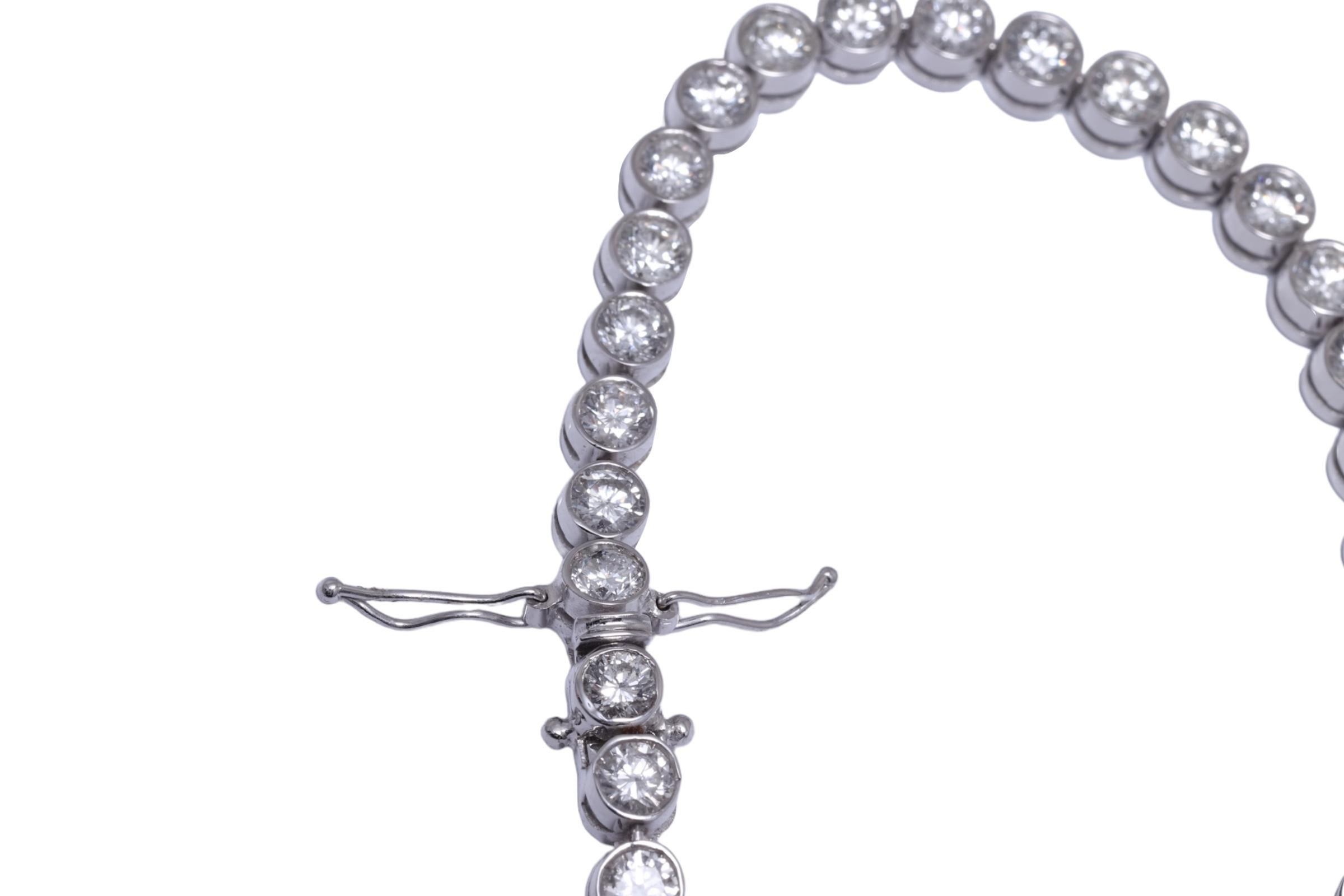 18 kt. Pulsera de tenis de oro blanco con 7.4 ct. Diamantes en venta 3