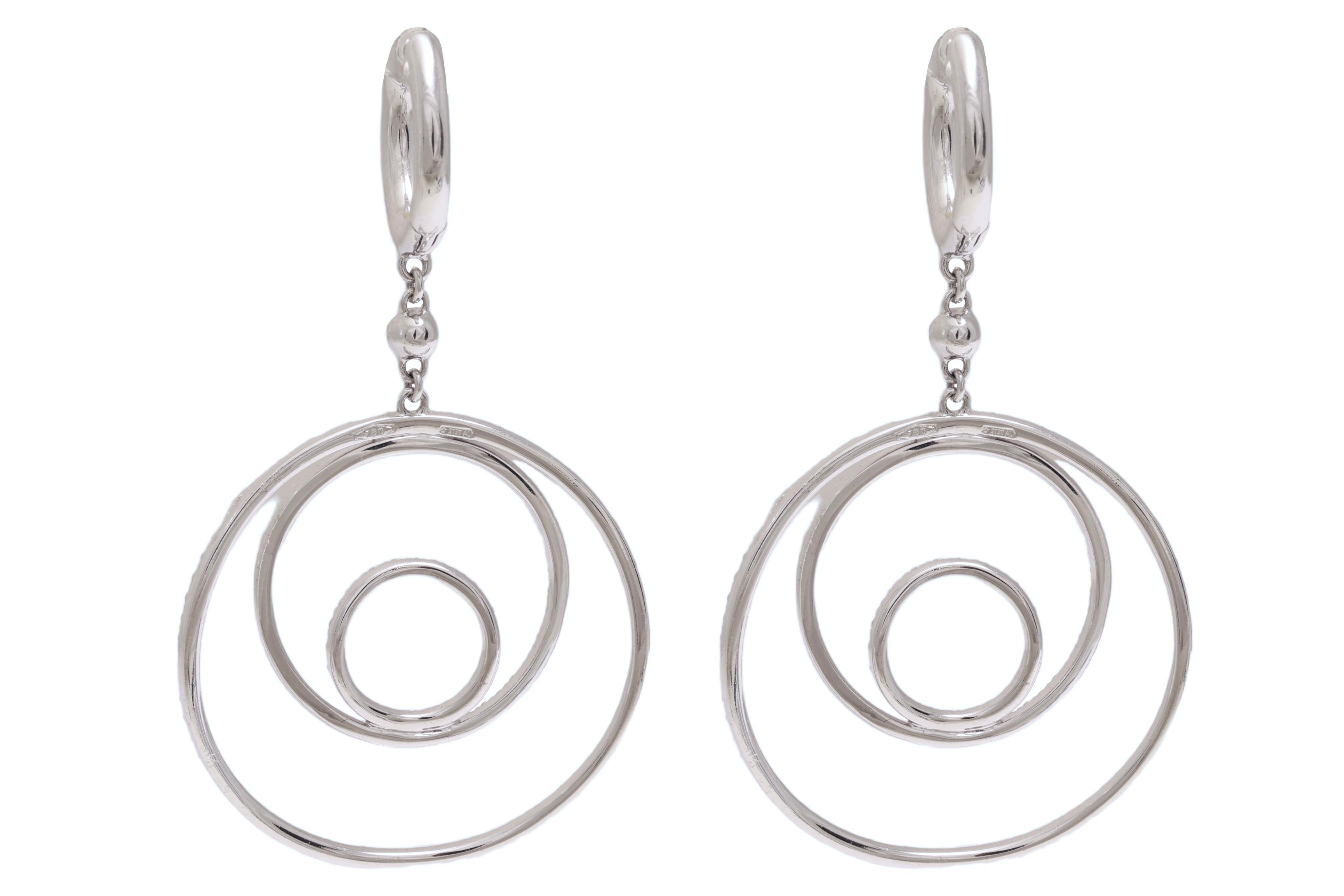 18 kt. White Gold Tipple Circle 1.68 ct. Diamond Earrings In New Condition For Sale In Antwerp, BE