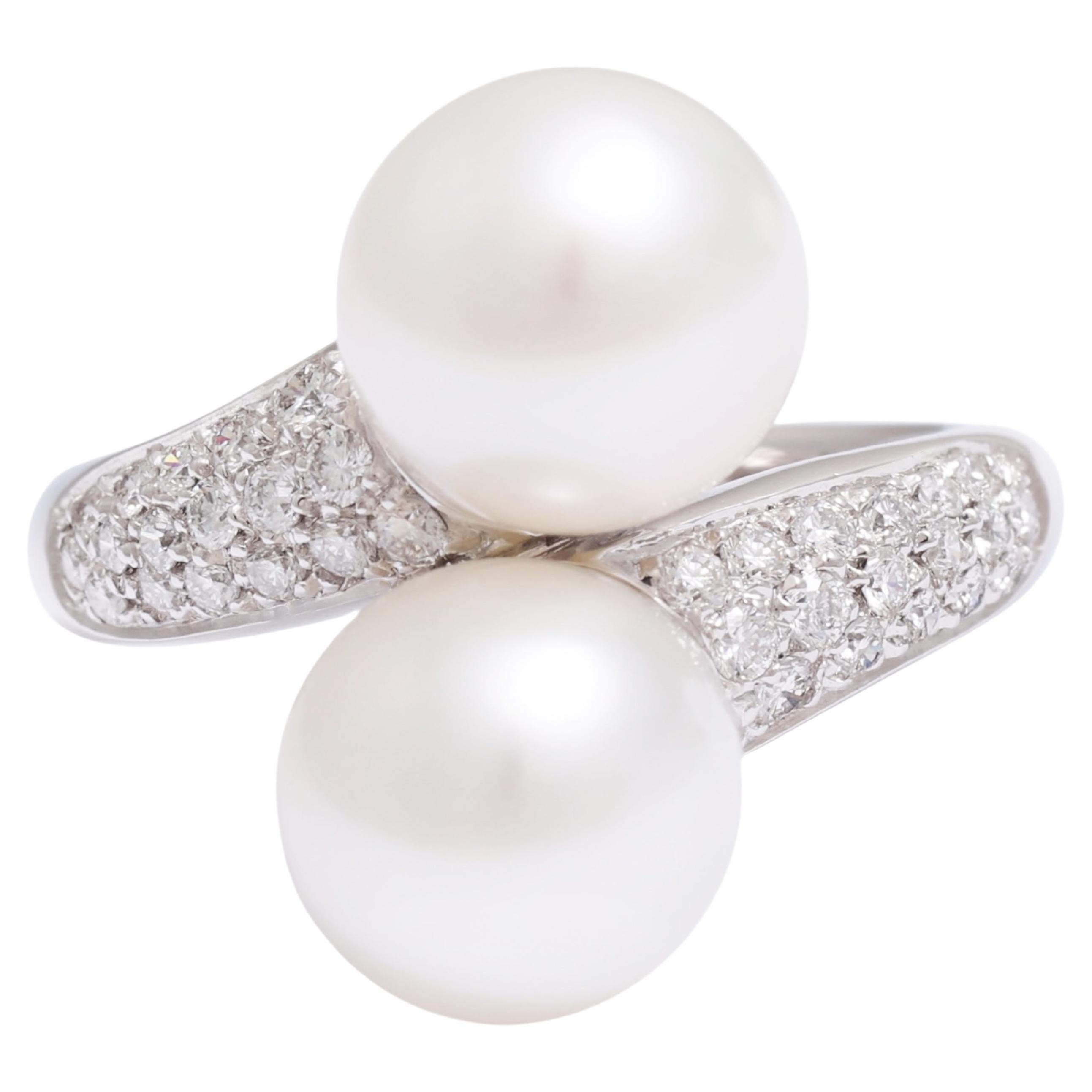 18 Kt White Gold Toi & Moi Pearl & Diamond Ring