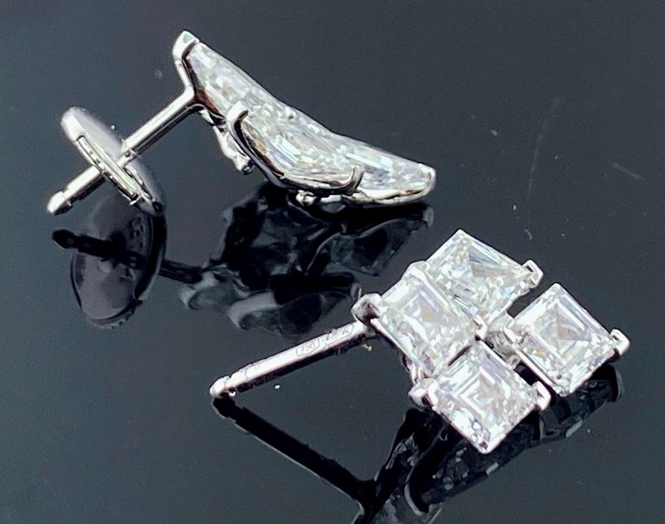 18 Karat Weißgold Triangle Cut Diamant-Ohrringe für Damen oder Herren im Angebot