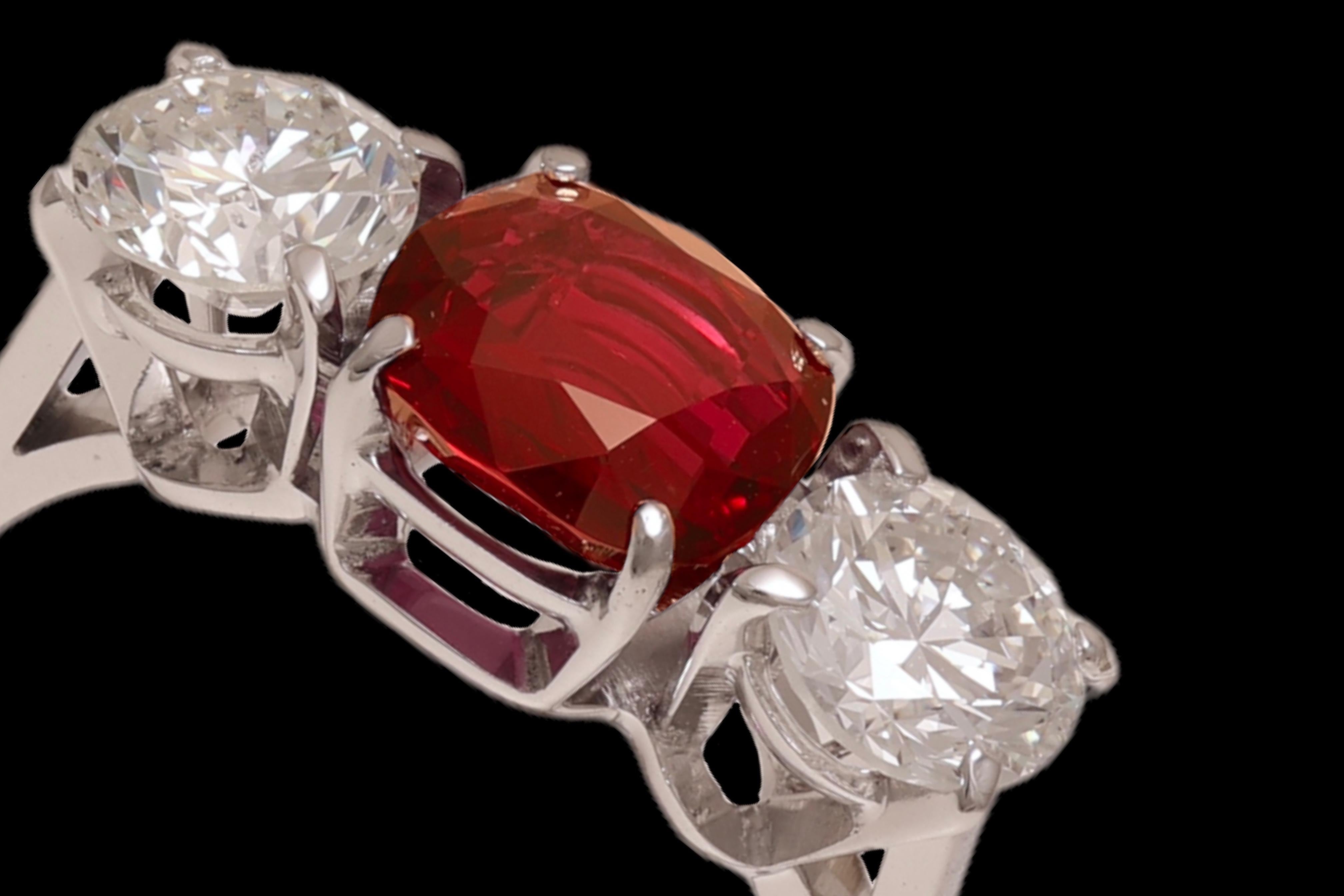 Women's or Men's 18 kt. White Gold Trilogy Ring  2.2 ct. Vivid Red Siam Ruby & 1.73 ct. Diamonds For Sale