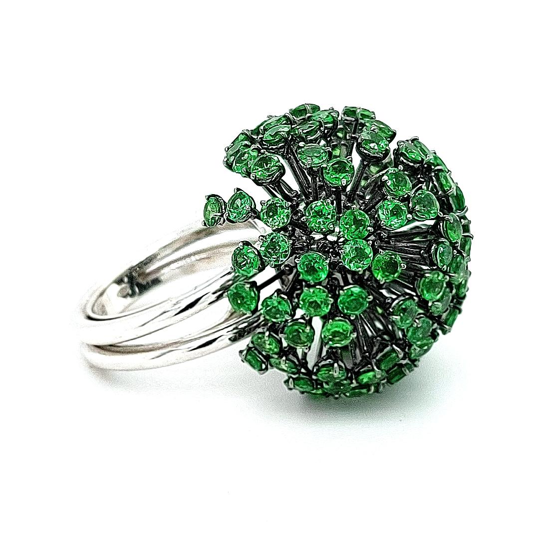 Modern 18kt Solid White Gold Tsavorite Semi Precious Cocktail Cluster Ring For Sale