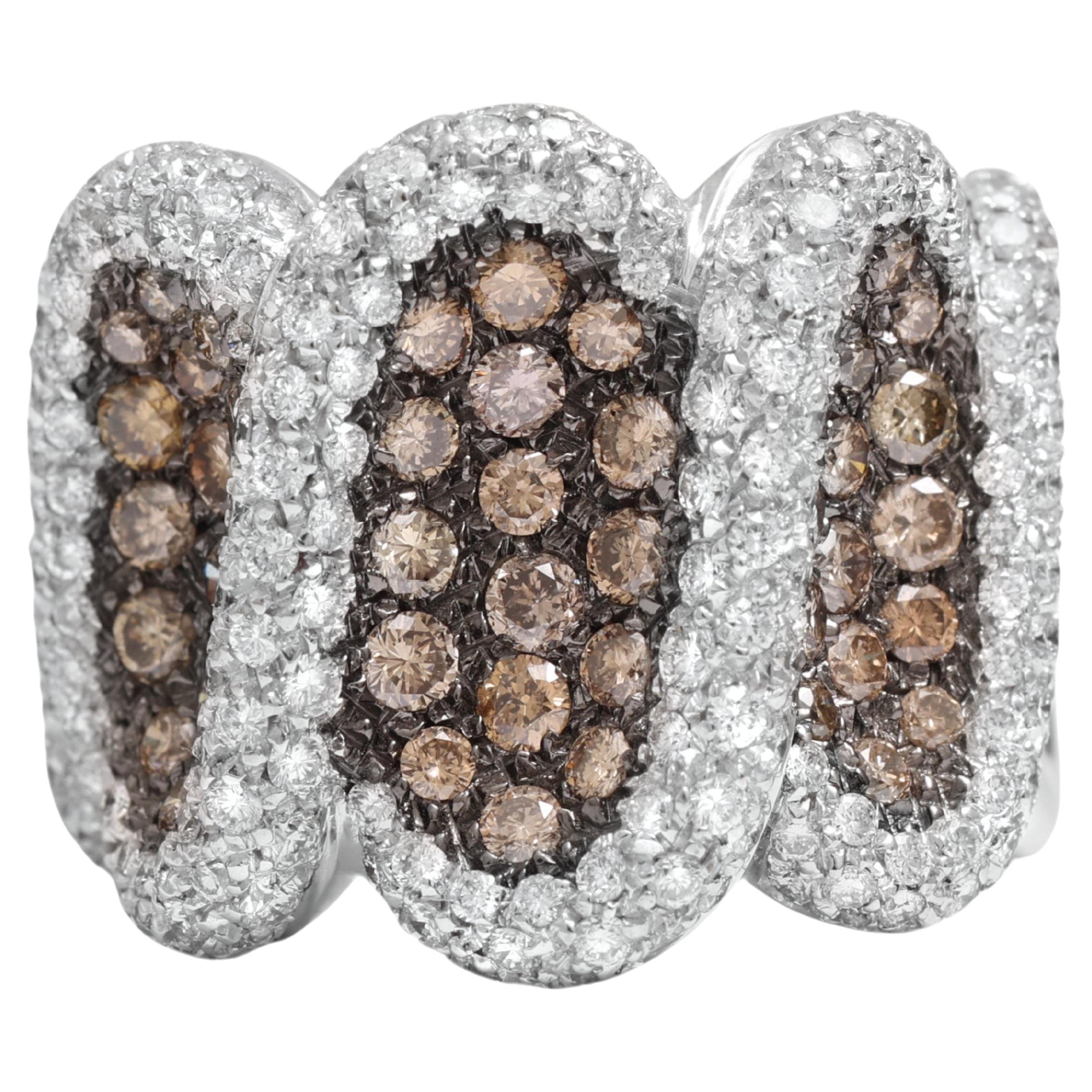 18 Kt White Gold, White & Cognac Color Natural Diamonds Ring For Sale