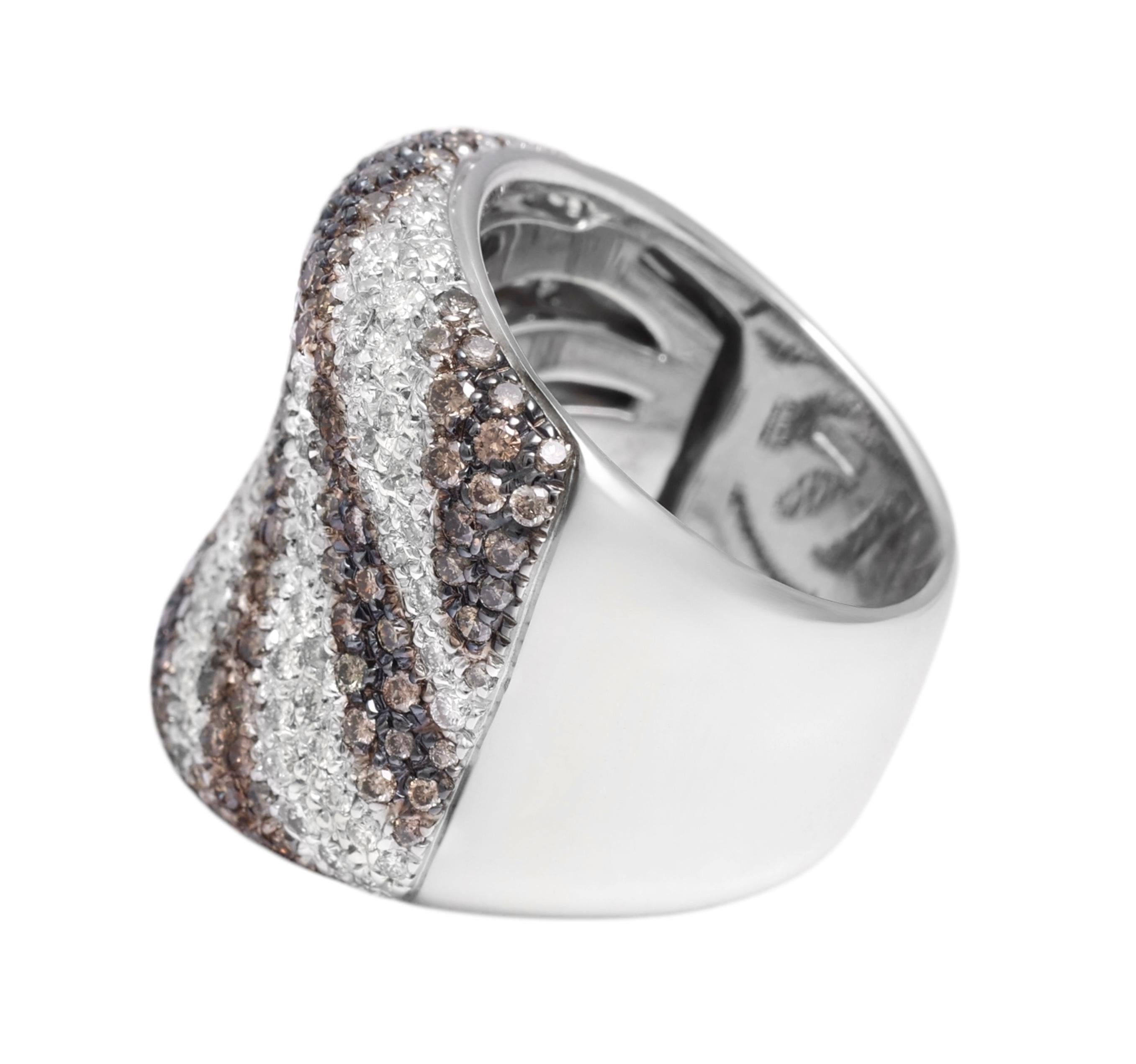 18 Kt White Gold White & Cognac Diamonds Zebra Model Ring For Sale 4