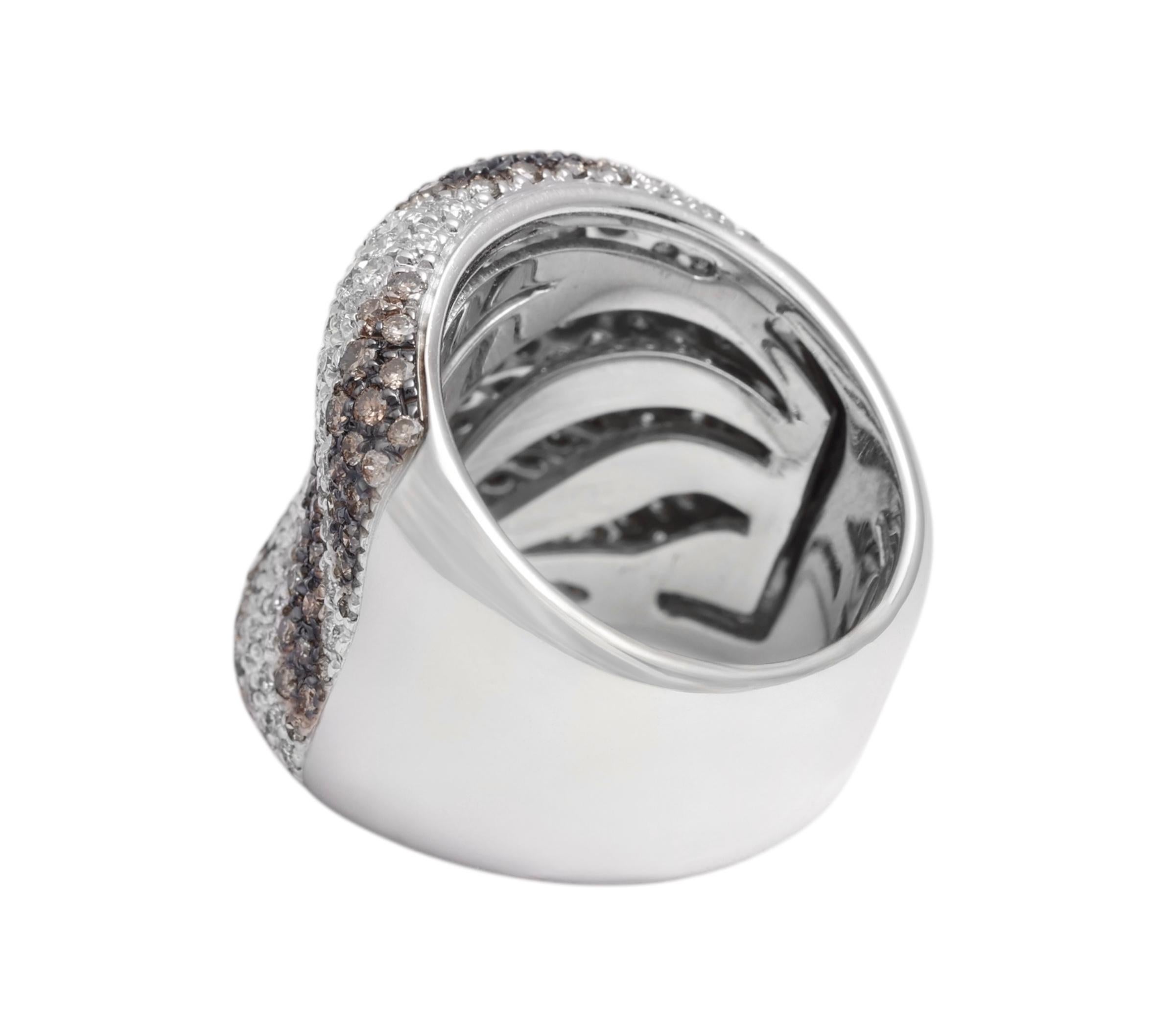 18 Kt White Gold White & Cognac Diamonds Zebra Model Ring For Sale 5