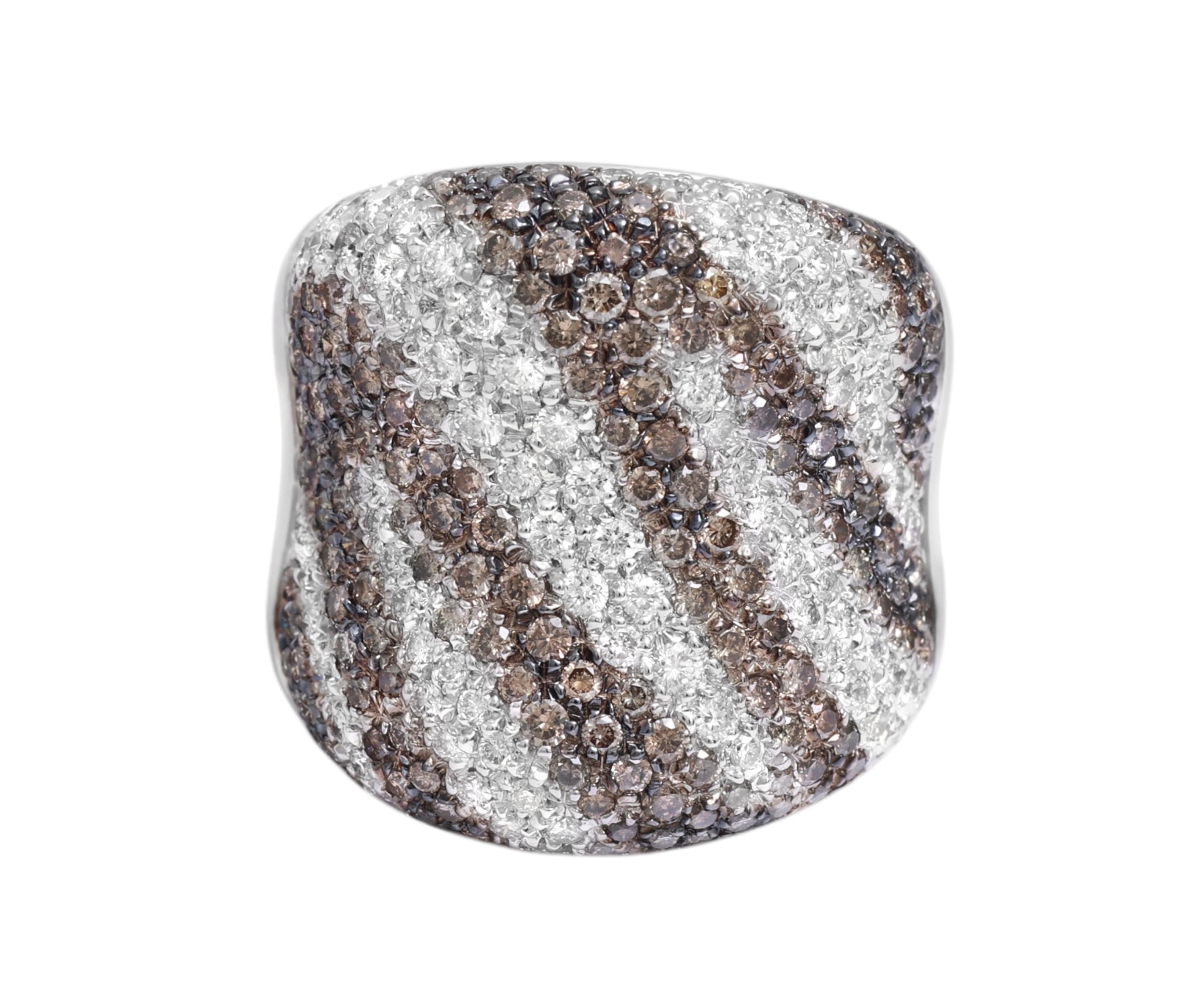 Modern 18 Kt White Gold White & Cognac Diamonds Zebra Model Ring For Sale