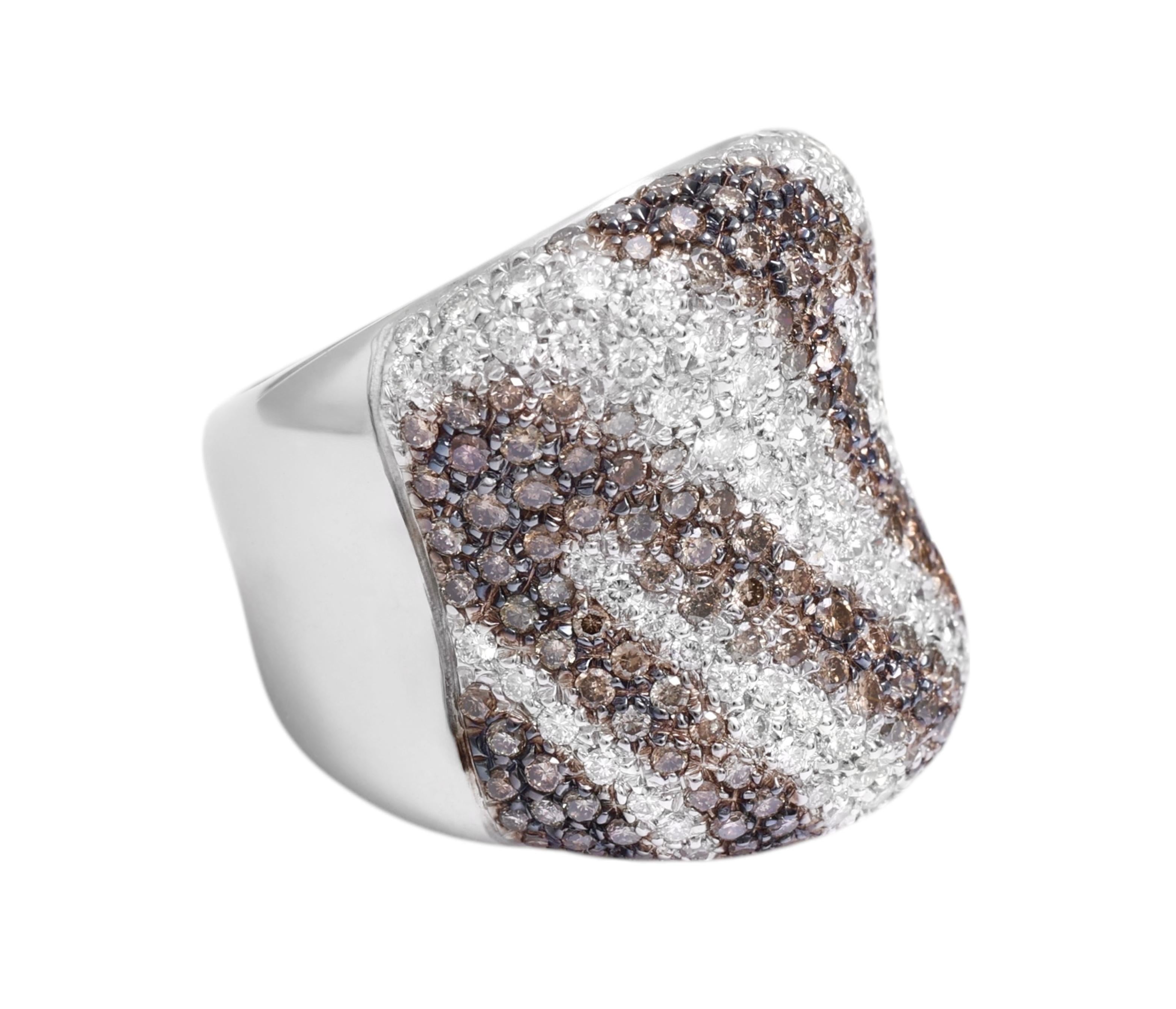 Women's or Men's 18 Kt White Gold White & Cognac Diamonds Zebra Model Ring For Sale