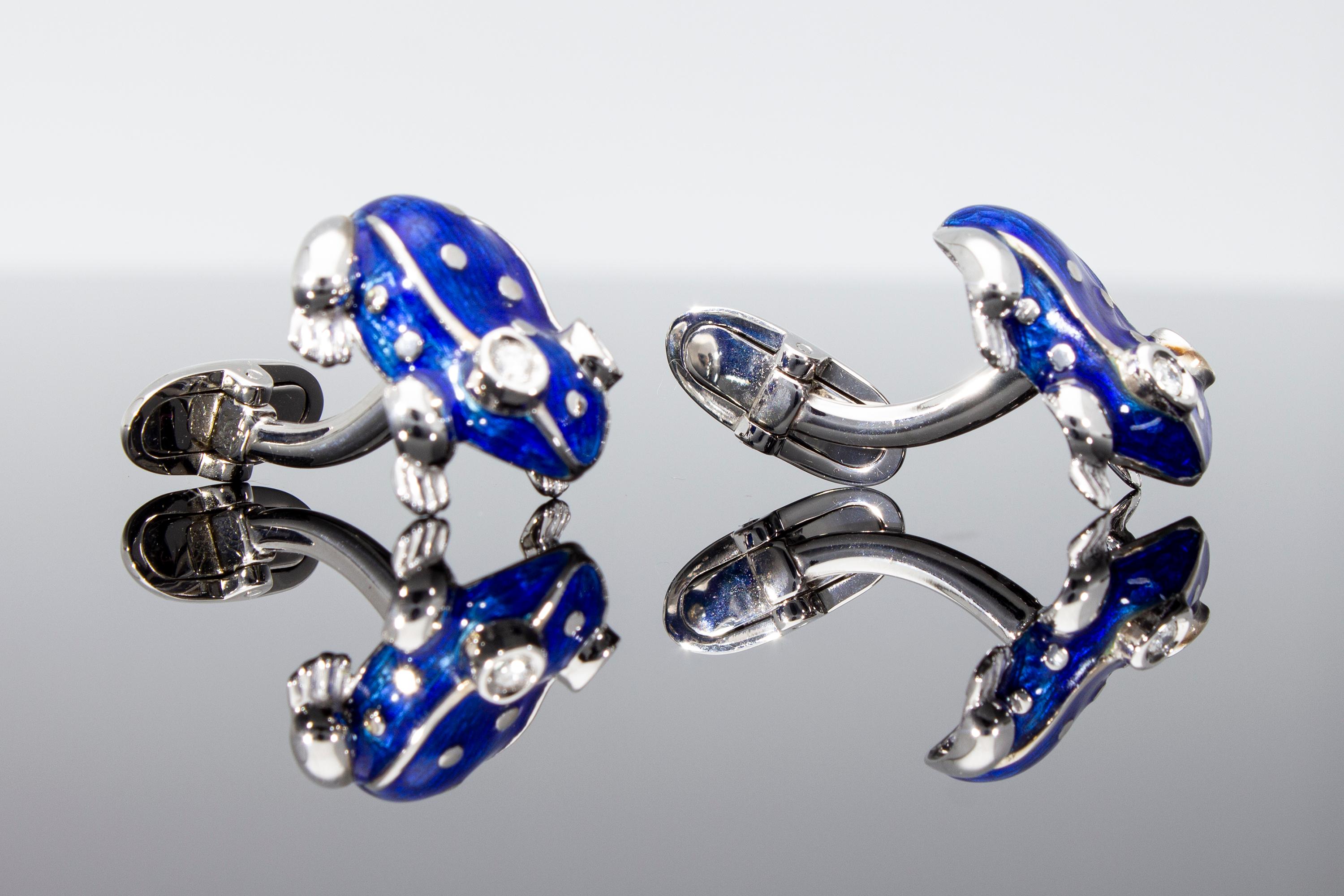 Taille brillant Boutons de manchette grenouille en or blanc 18 carats avec émail bleu et diamants, fabriqués à la main en Italie en vente