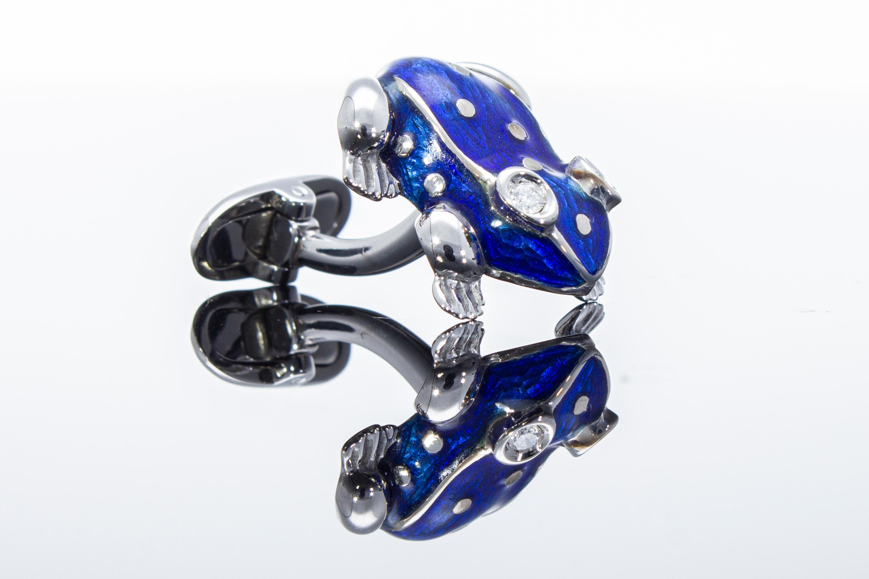 18 Kt White Gold with Blu Enamel Diamonds Frog Cufflinks Handcraft Made in Italy In New Condition For Sale In Rome, IT