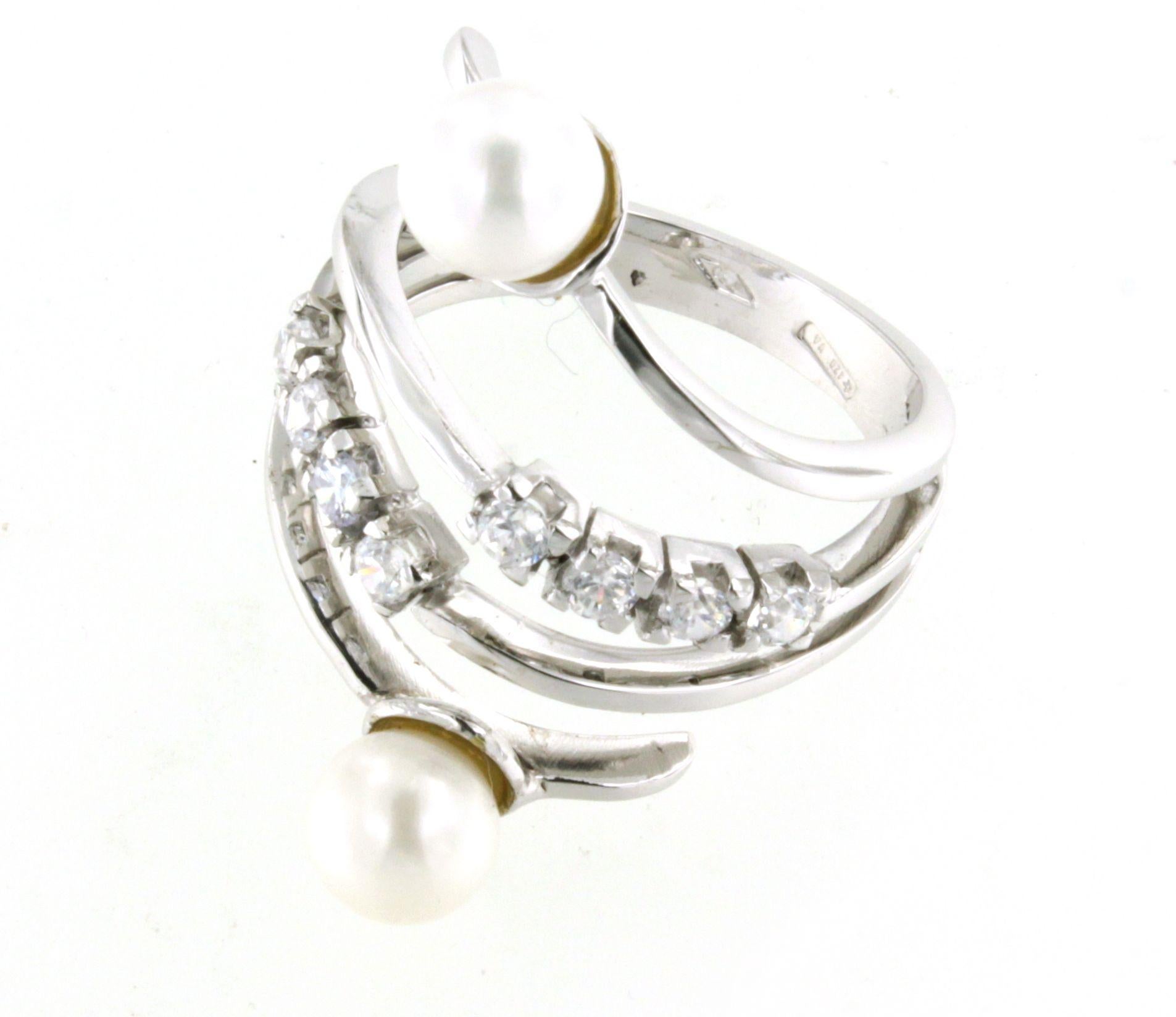 Bague de cocktail classique en or blanc 18 carats avec zircons blancs et perles Neuf - En vente à GALLARATE, IT