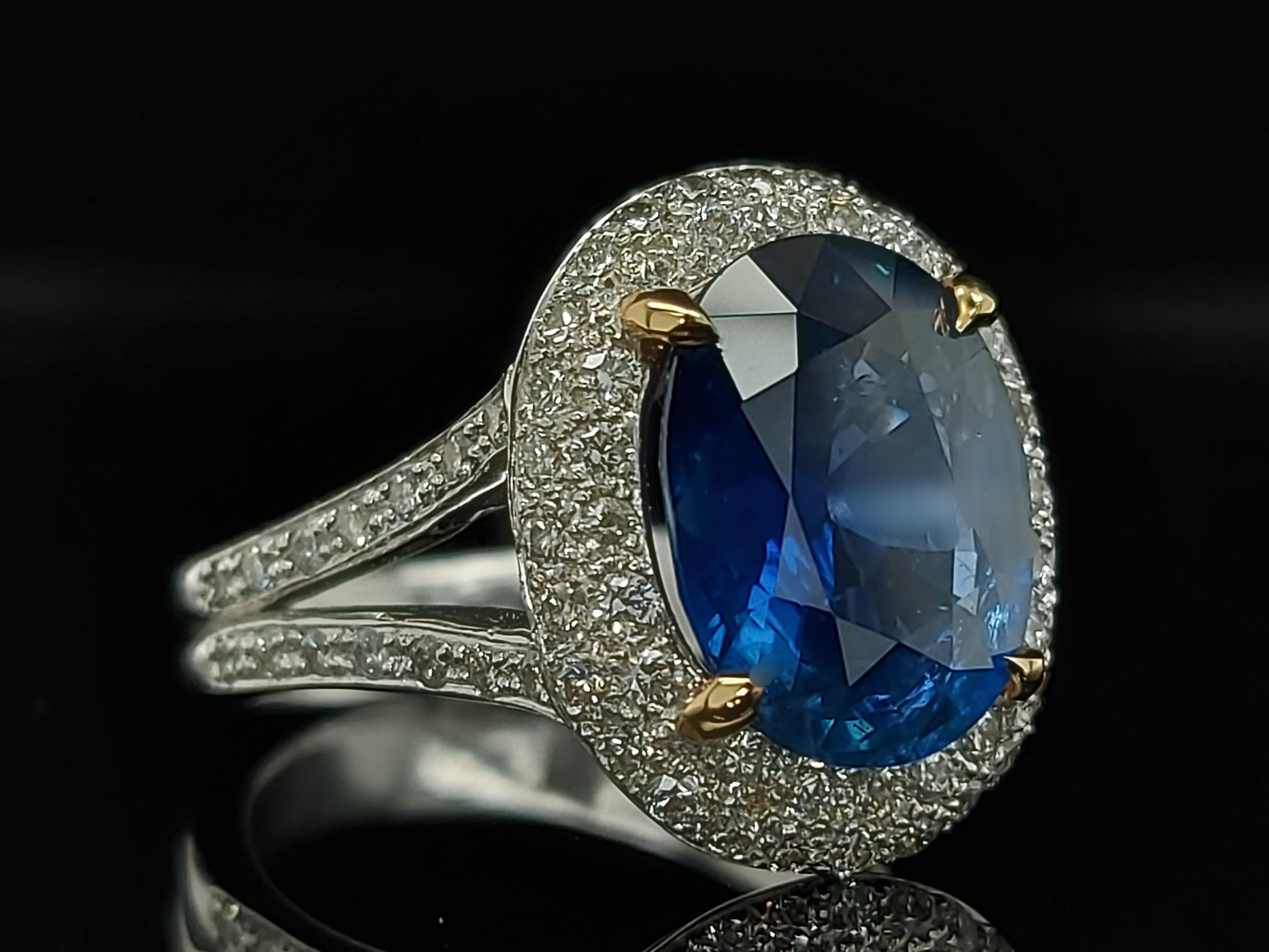 18kt White and Yellow Gold 4.88ct Burma No Heat Sapphire, Diamond Ring For Sale 3