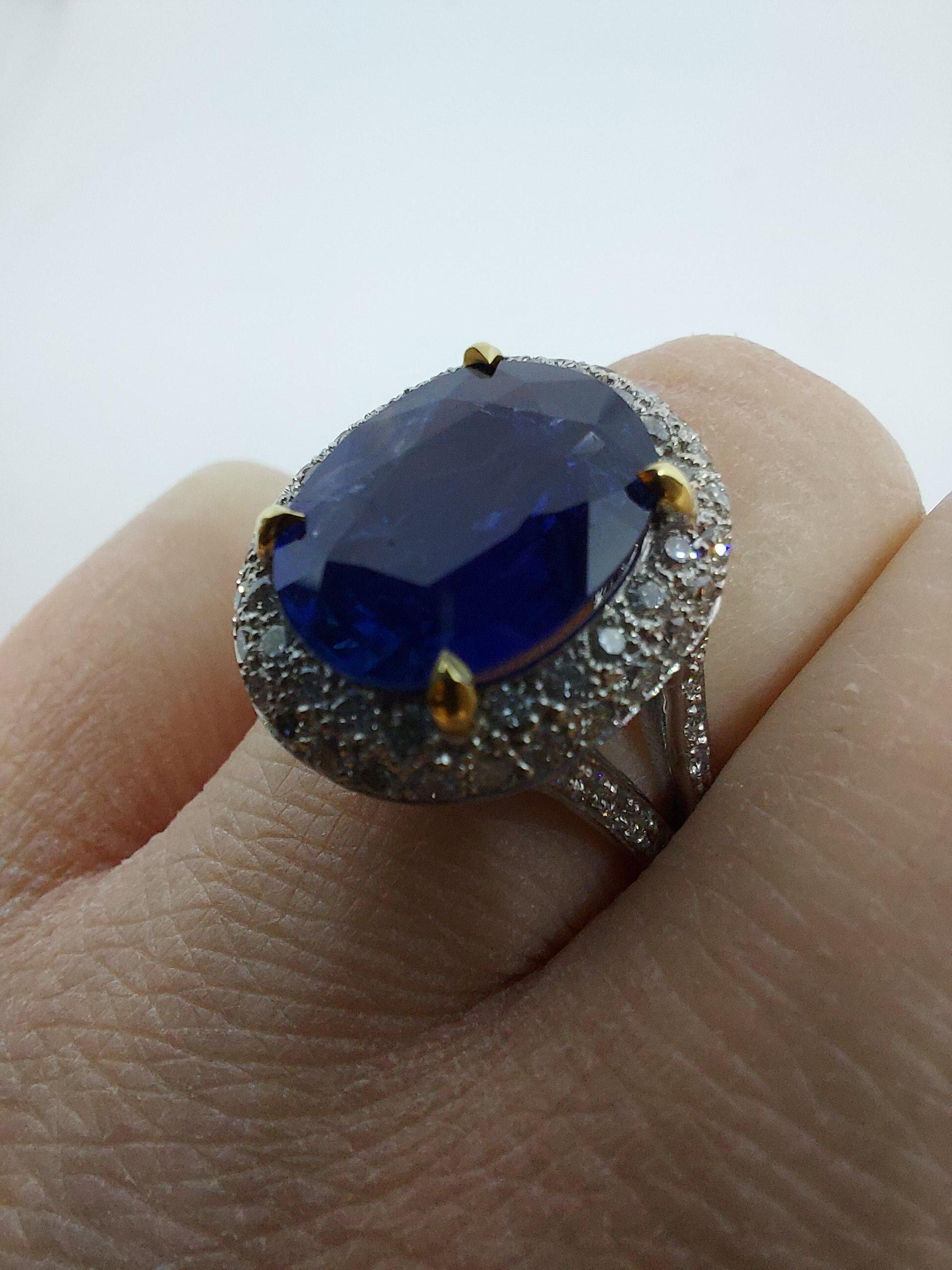 18kt White and Yellow Gold 4.88ct Burma No Heat Sapphire, Diamond Ring For Sale 11