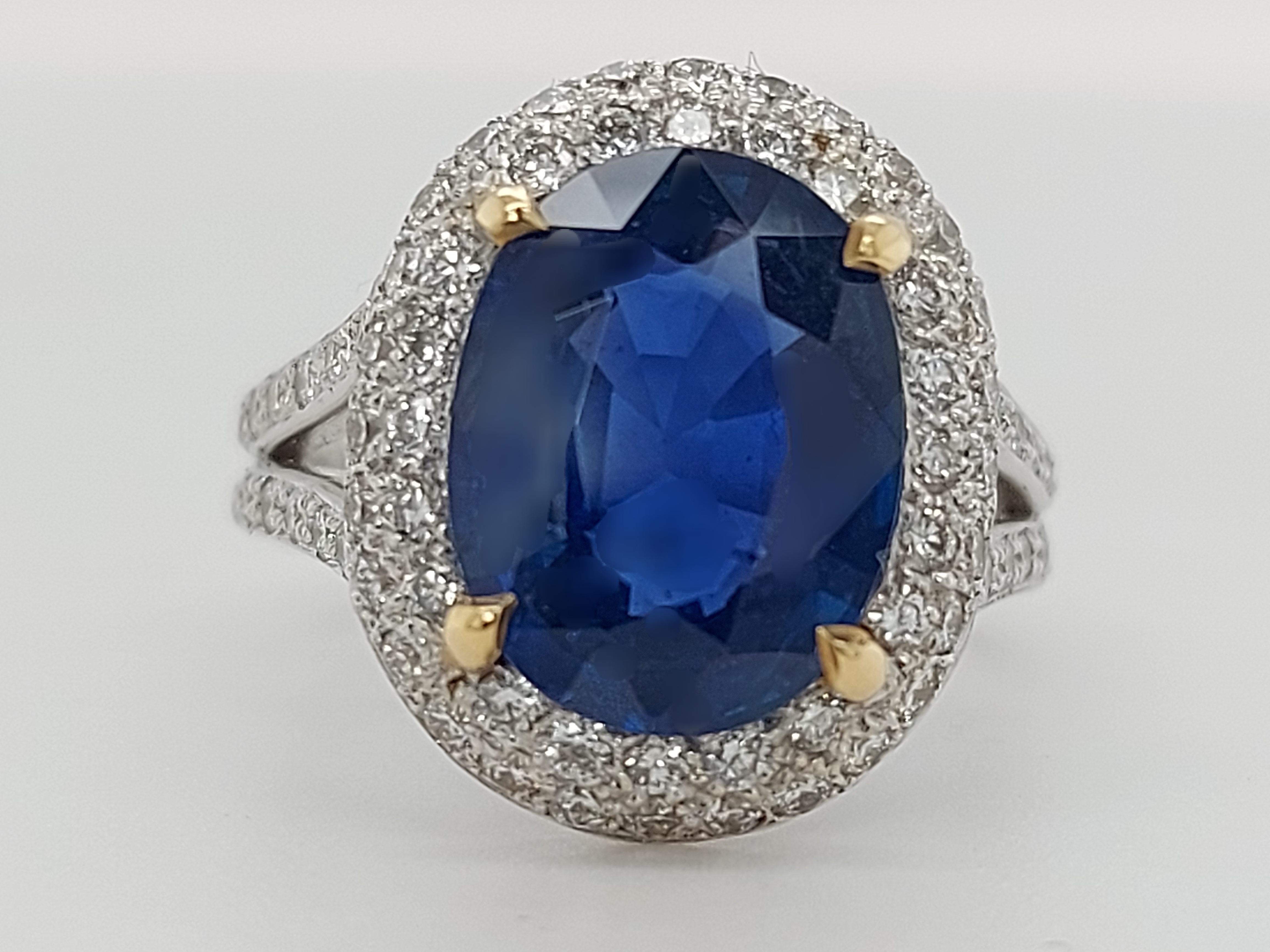18kt White and Yellow Gold 4.88ct Burma No Heat Sapphire, Diamond Ring For Sale 2