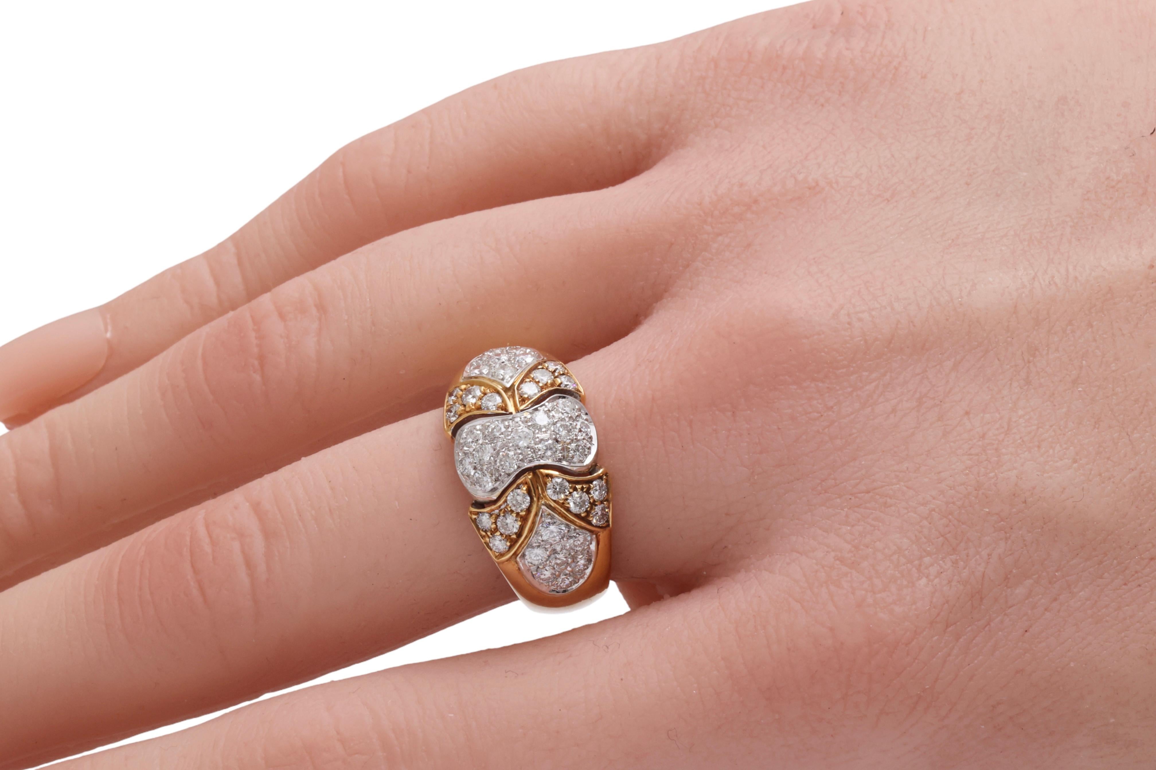 18 Kt White & Yellow Gold Diamond Ring For Sale 10