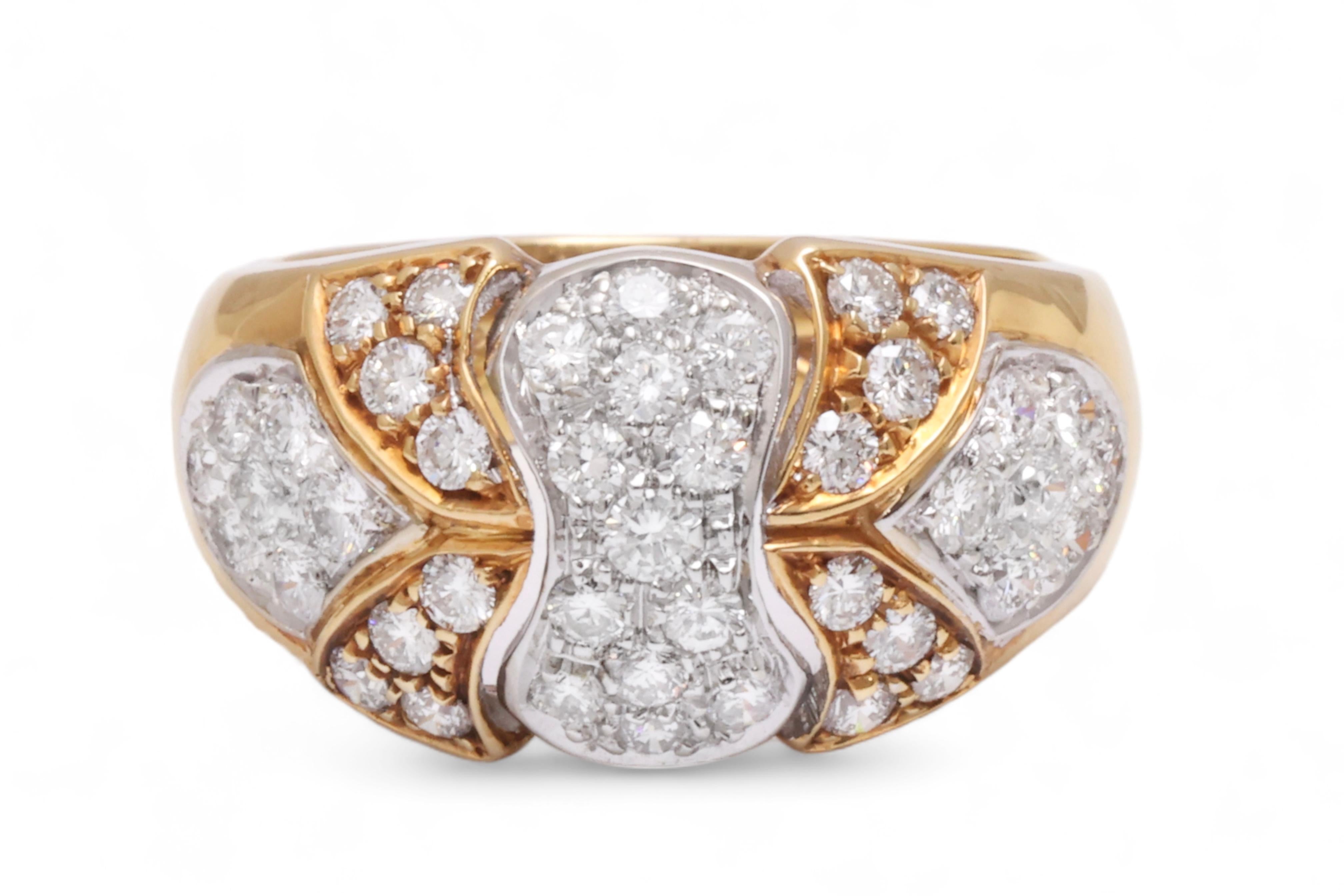 Brilliant Cut 18 Kt White & Yellow Gold Diamond Ring For Sale