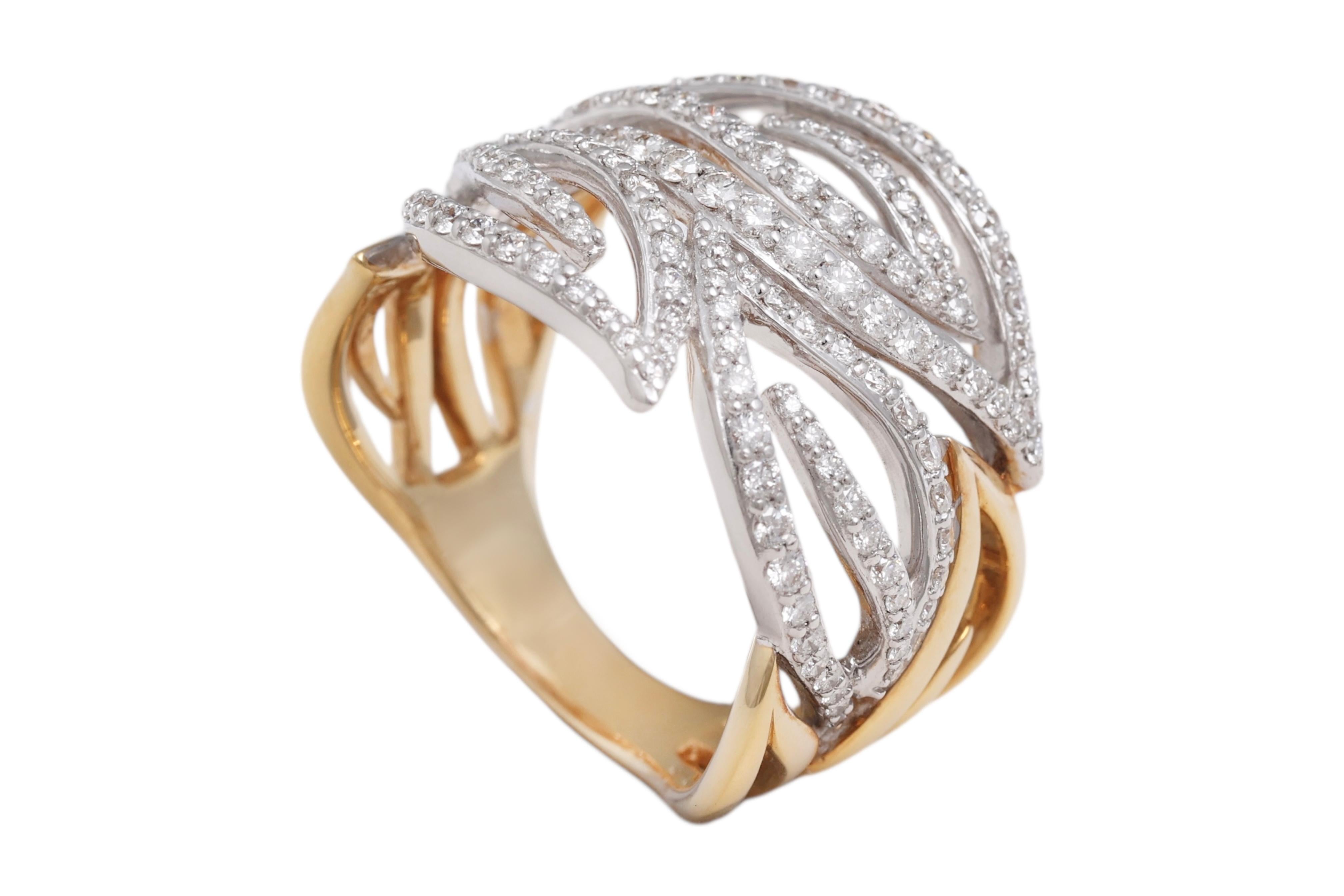 Bague en or blanc et jaune 18 Kt avec motif de feuilles et diamants en vente 1