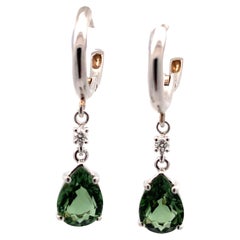 Boucles d'oreilles pendantes Garavelli en or blanc 18 carats, tourmaline verte et diamants