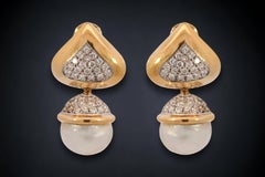 18 kt. Boucles d'oreilles en or jaune et blanc avec de grandes perles et 2,4 carats Diamants