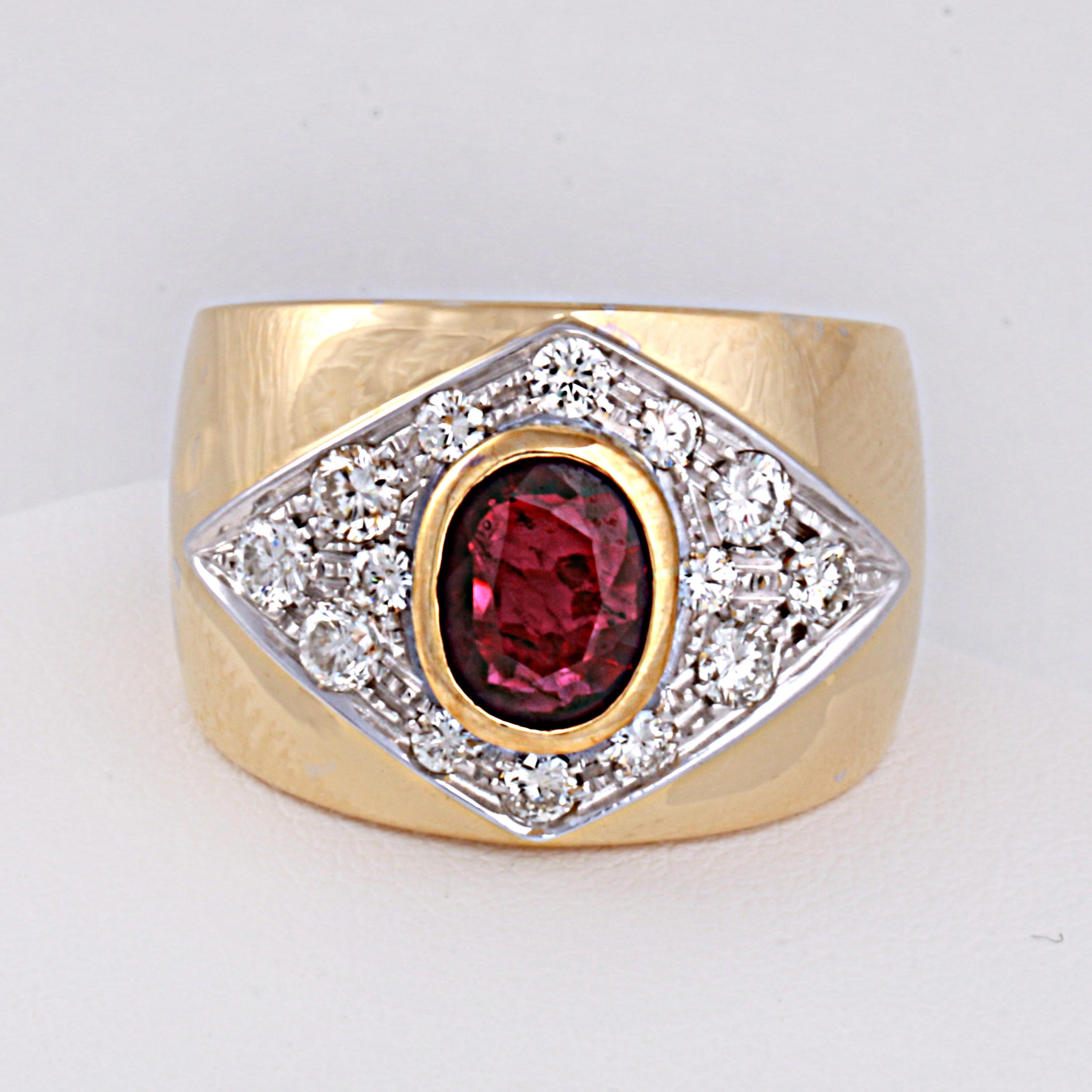 AIG 2.0 Carat Ovale Ruby and 1.13 Carat Diamonds  Engagement Ring In Excellent Condition For Sale In Crema, Cremona
