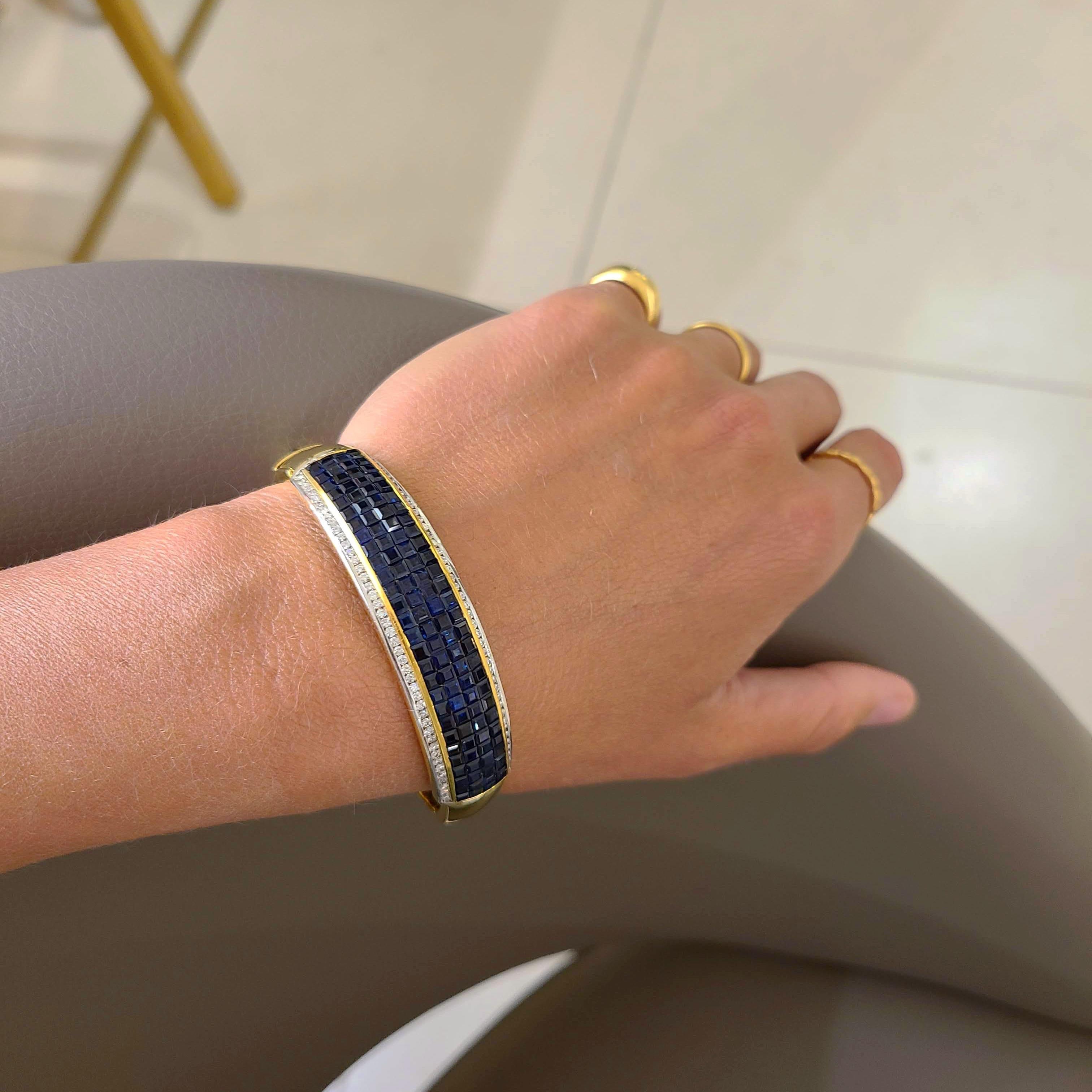 Pulsera brazalete de oro de 18 quilates, zafiro y diamantes en engaste invisible de 16,26 quilates Retro en venta