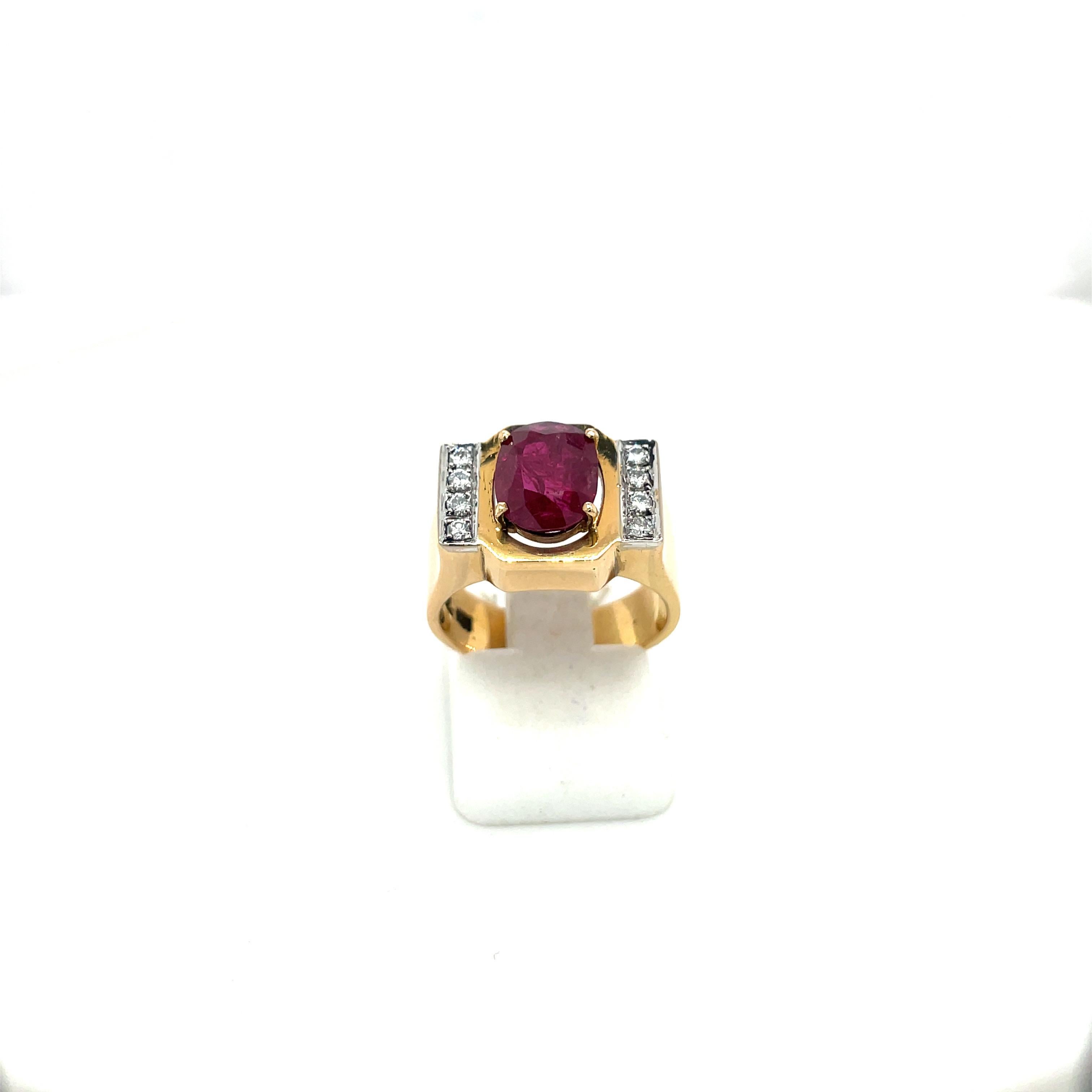 Retro 18 KT Yellow Gold 2.35 Ct Ruby 0.15Ct Diamond Ring For Sale