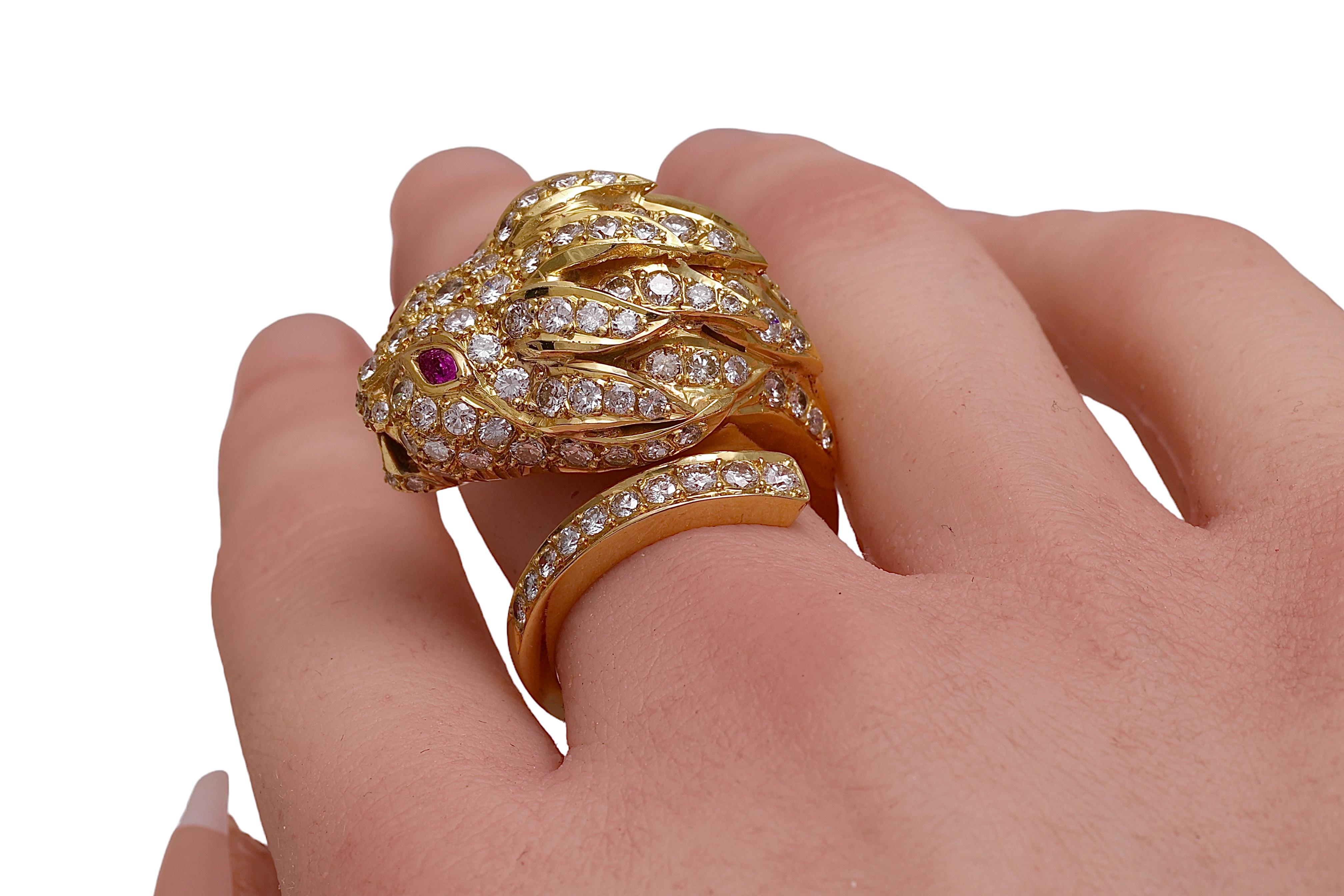 18 kt. Yellow gold Adler Genève Necklace, Earrings, Bracelet, Ring Lion Set For Sale 15