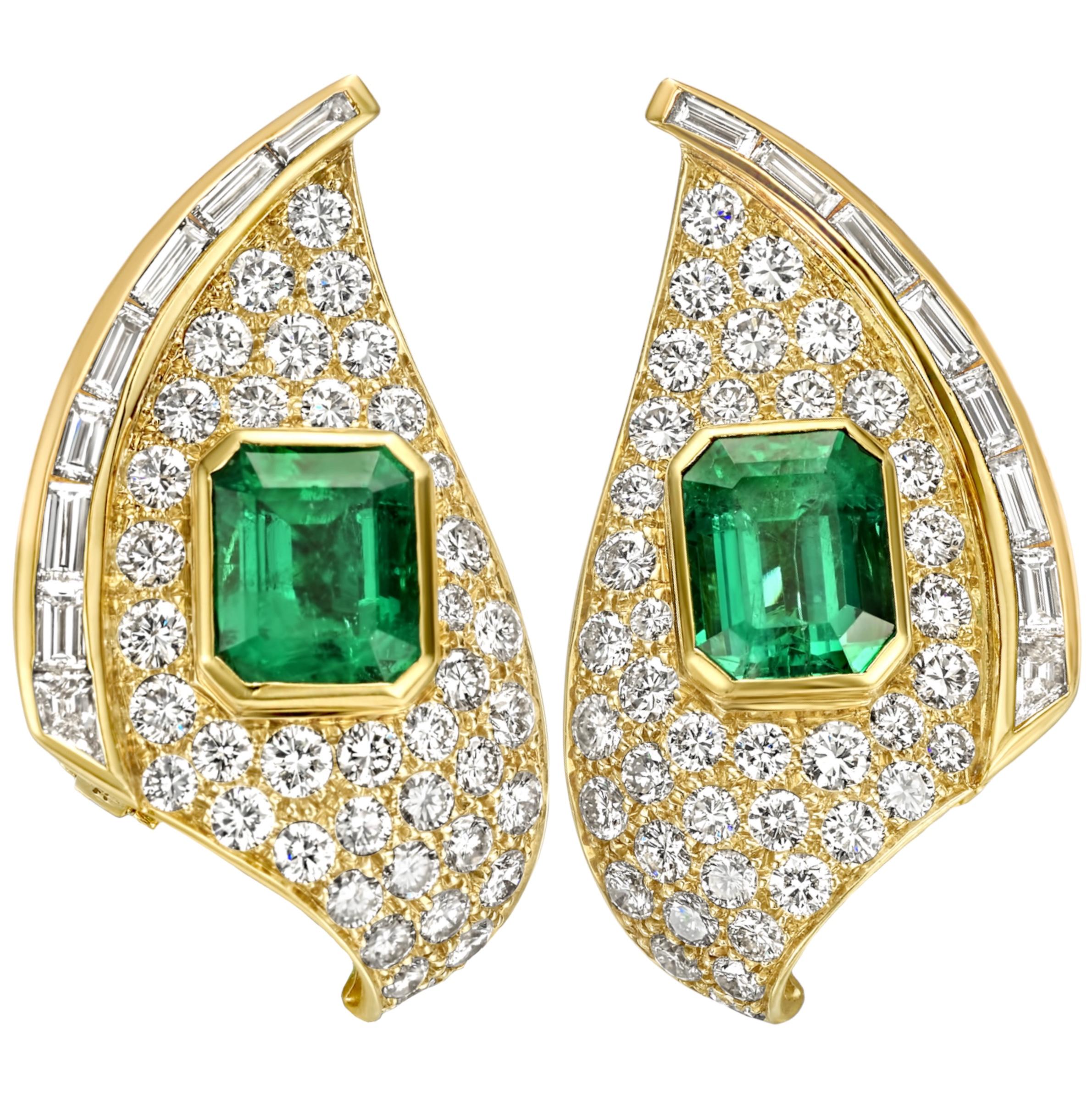 18 kt. Yellow Gold Adler Genève Set Necklace & Earrings With Emeralds & Diamonds For Sale 6