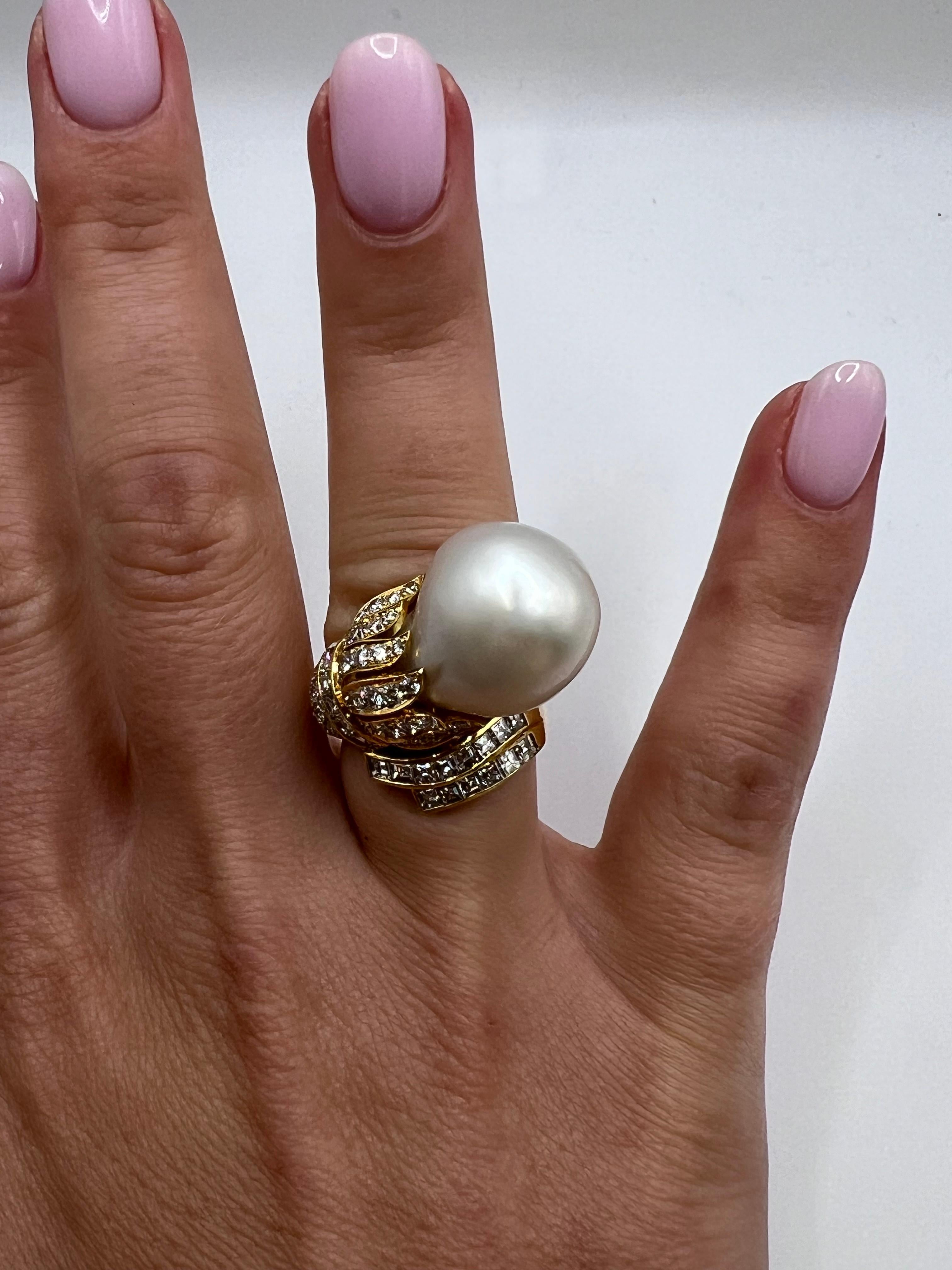 Bague en or jaune 18 carats, diamants et perle des mers du Sud en vente 3