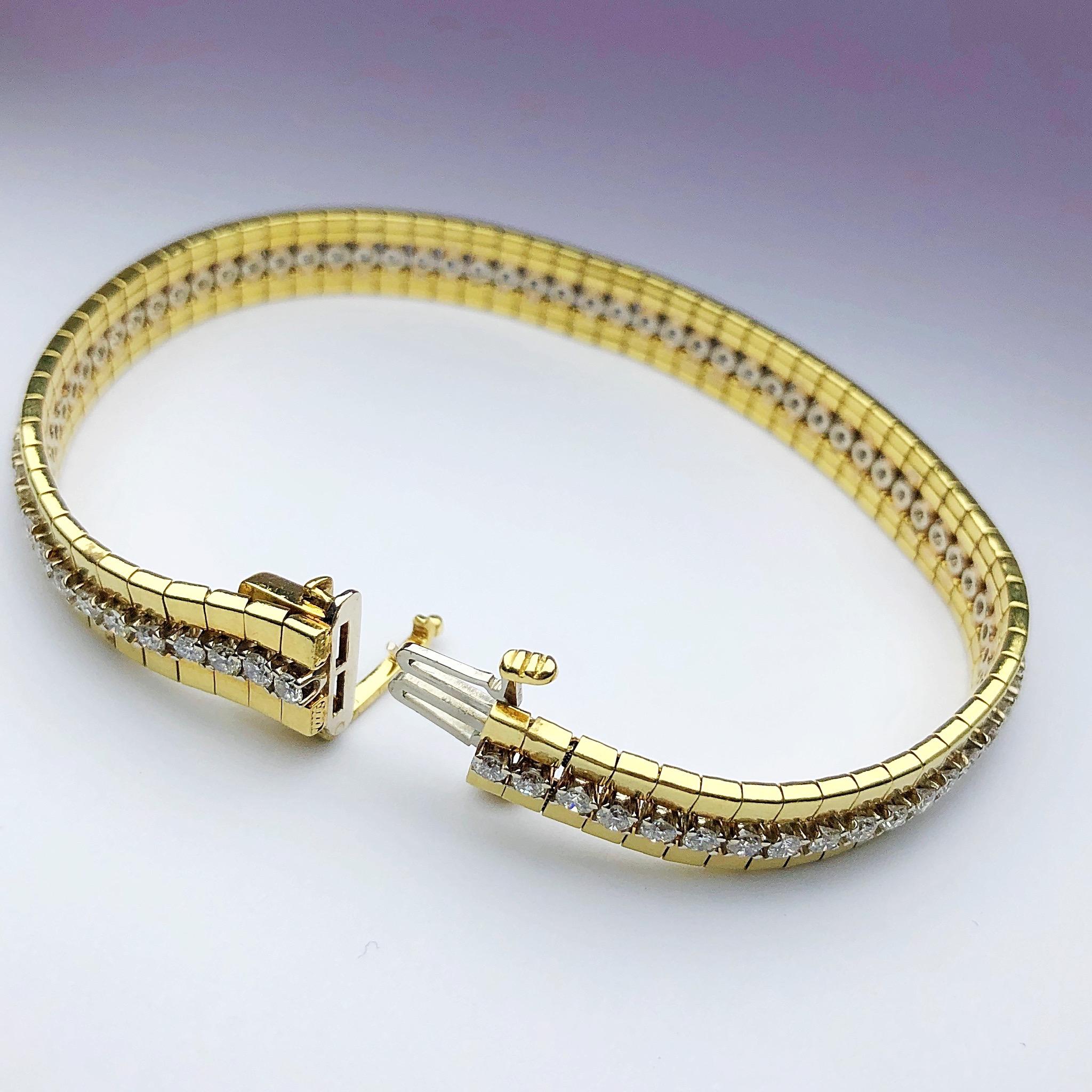 Round Cut 18 Karat Yellow Gold and Diamond Bracelet For Sale