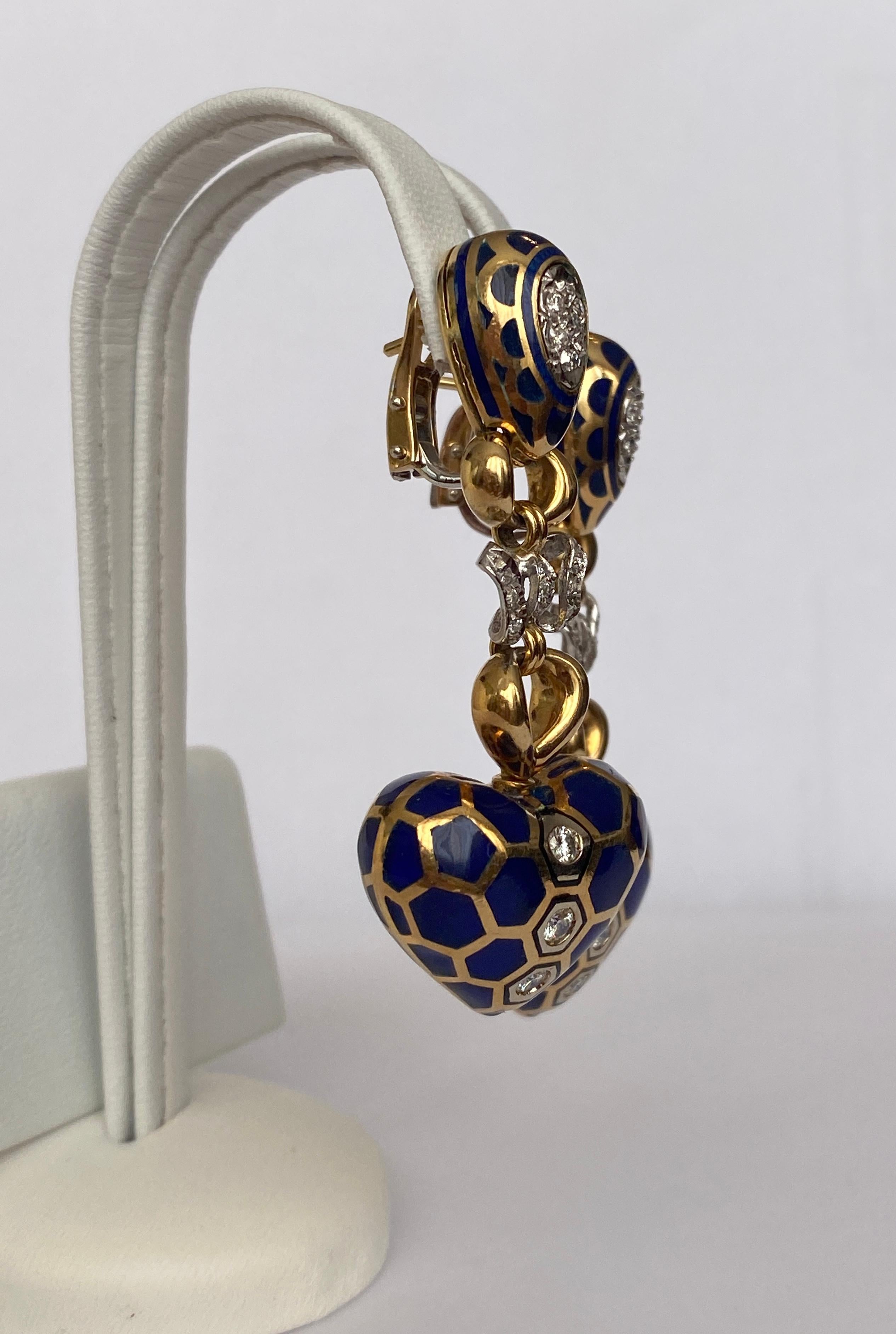 18 kt. Yellow gold and  enamel Earrings  with 1.40 ct Diamond In Good Condition For Sale In AMSTERDAM, NL
