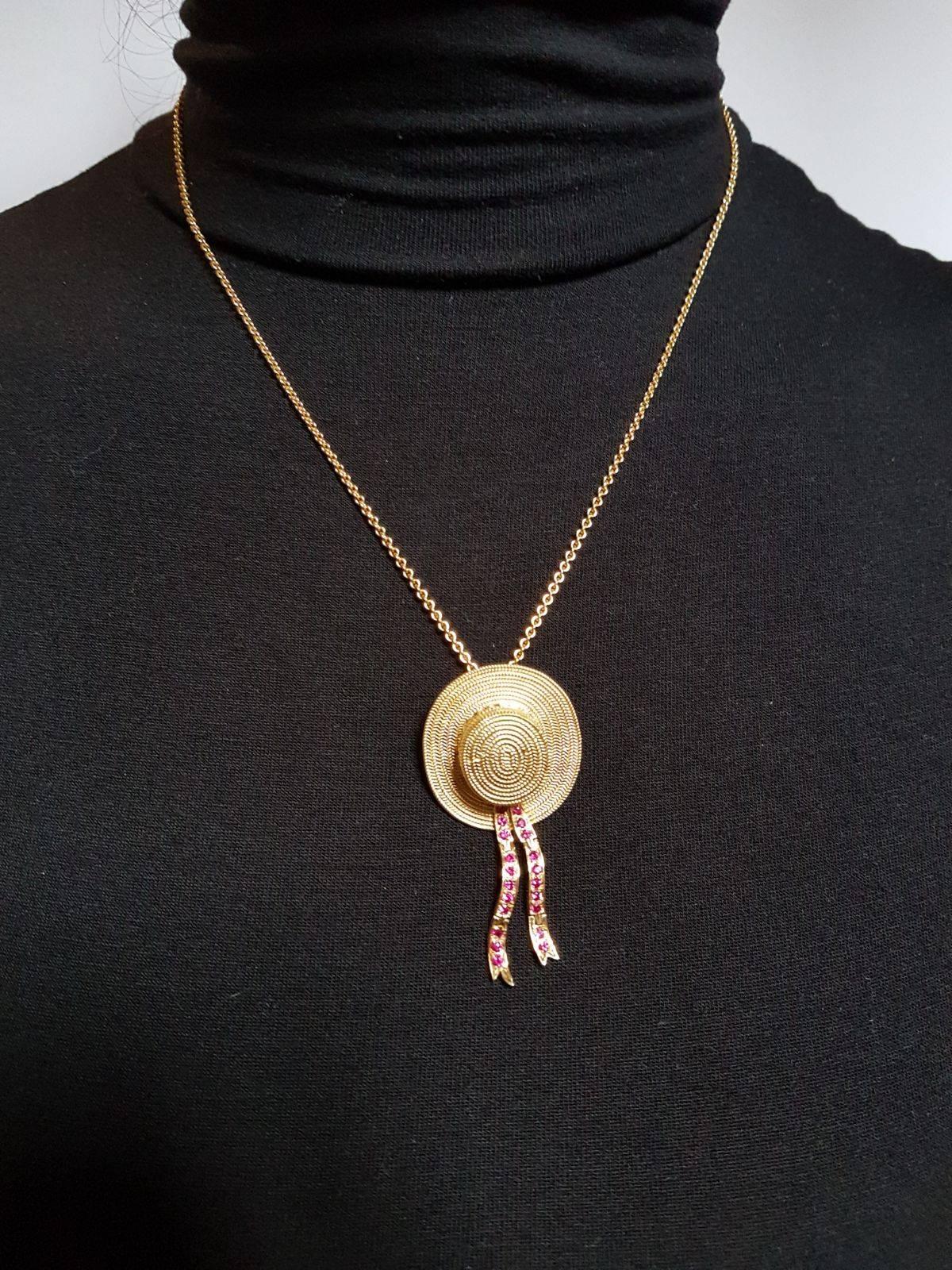 18 Karat Yellow Gold and Rubies Venetian Gondolier Hat Broach and Pendant For Sale 2