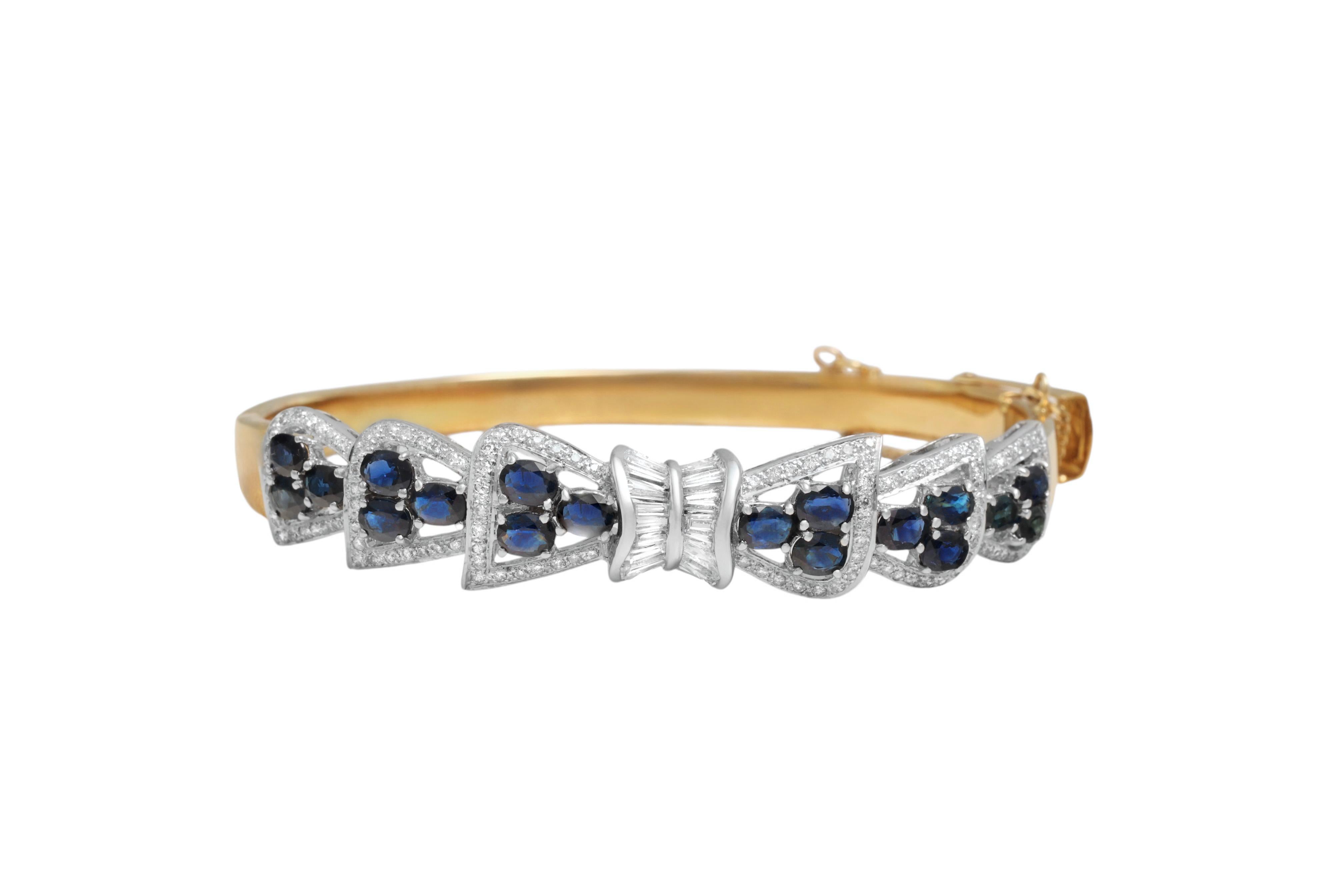 Baguette Cut 18 kt. Yellow Gold Bangle Bracelet With 2 ct Diamonds & 2.7 ct Sapphires For Sale