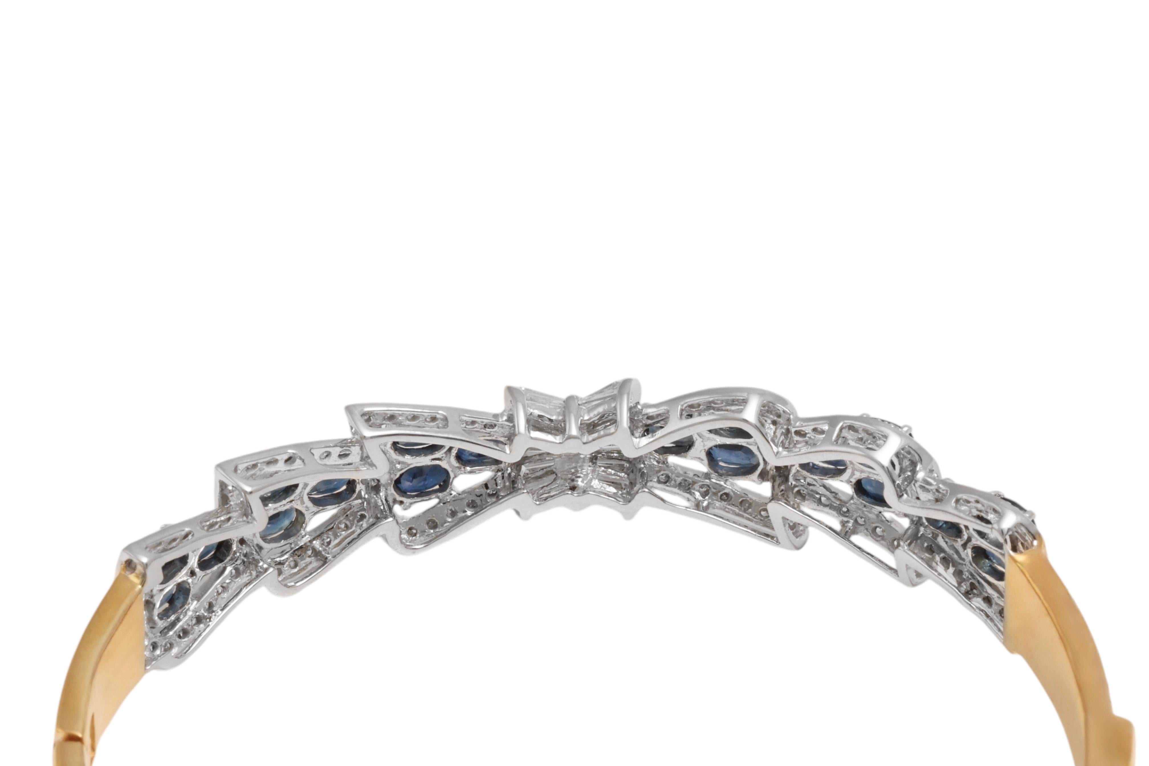 18 kt. Yellow Gold Bangle Bracelet With 2 ct Diamonds & 2.7 ct Sapphires For Sale 3