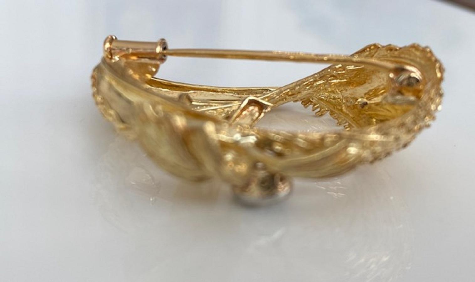 Art Nouveau 18 Kt. Yellow Gold Brooch with 0.80 Ct Diamond For Sale 3