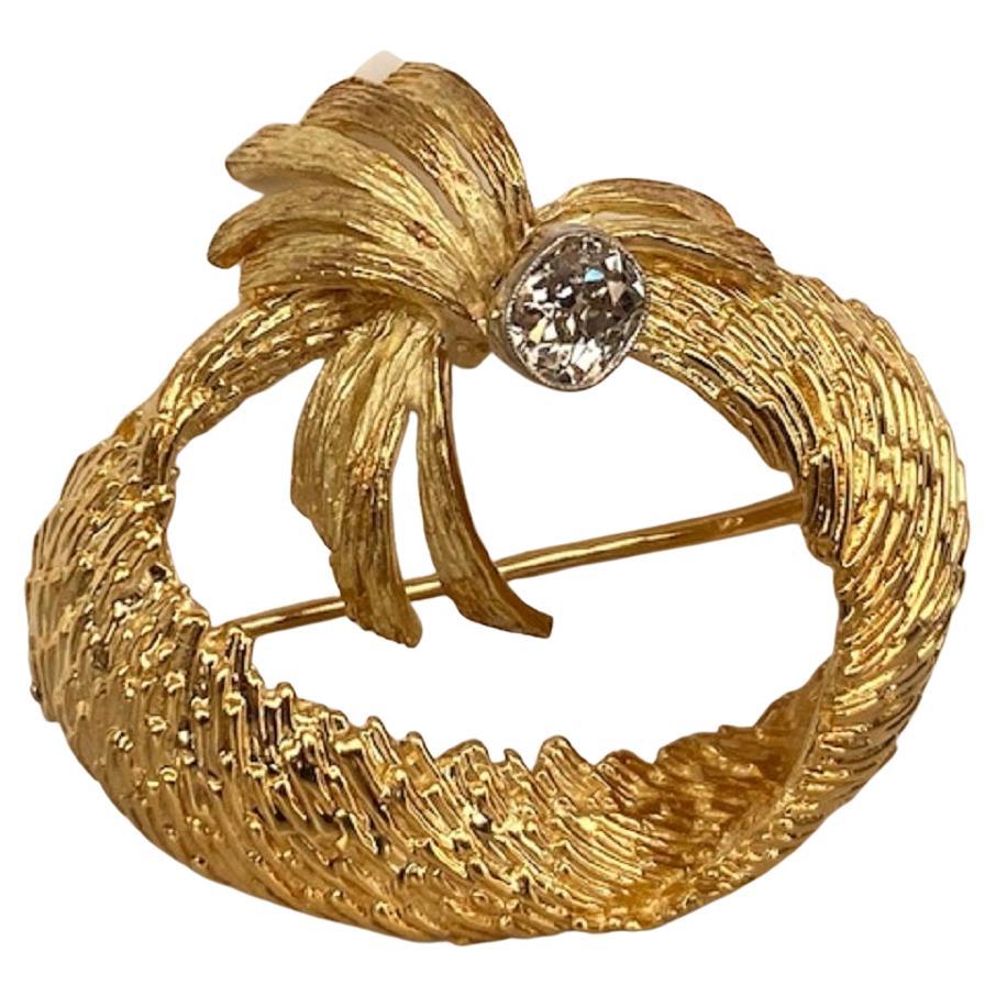 18 Kt. Yellow Gold Brooch with 0.80 Ct Diamond For Sale