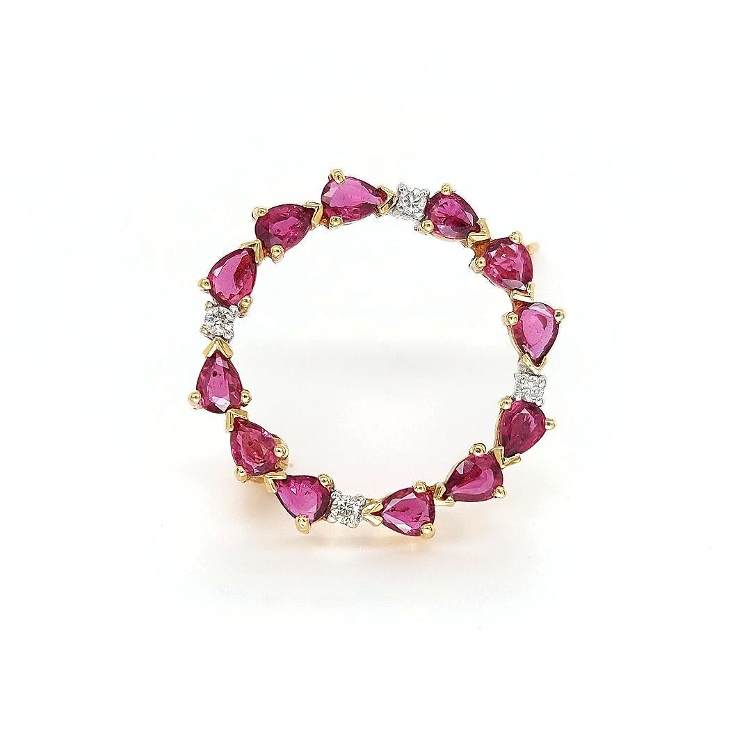 Brilliant Cut 18 Karat Yellow Gold Brooch with Diamonds and Deep Red Rubies For Sale