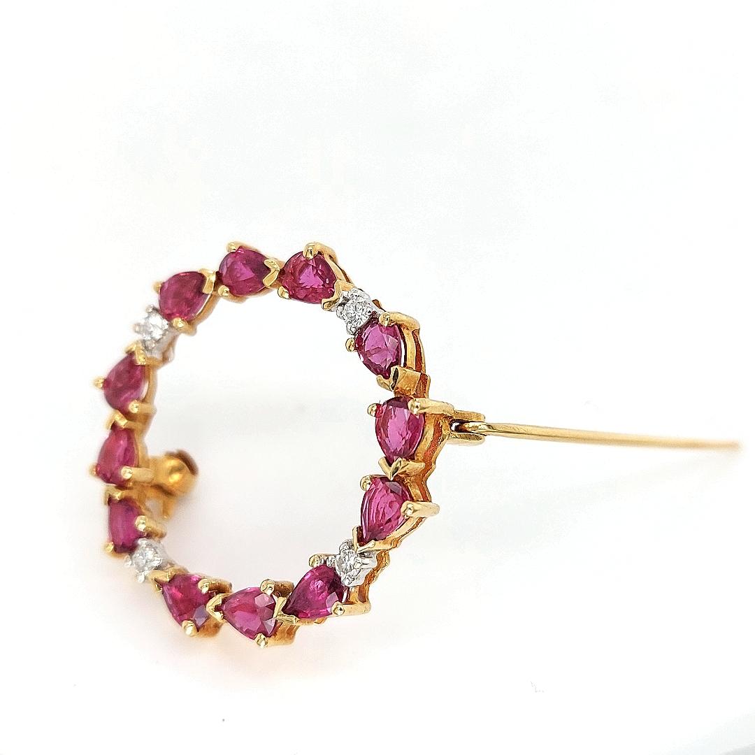 18 Karat Yellow Gold Brooch with Diamonds and Deep Red Rubies For Sale 1