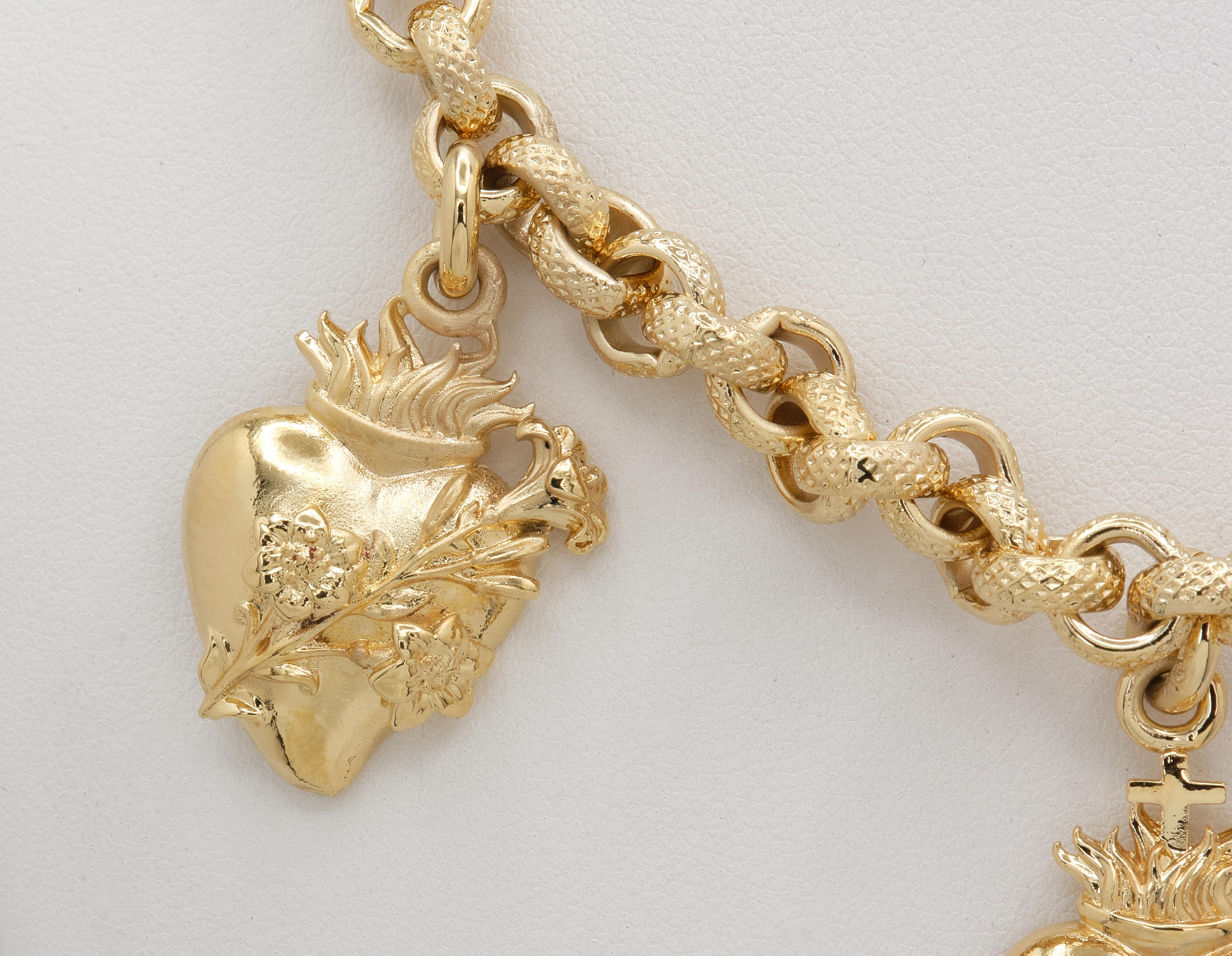 14 Kt Yellow Gold Chain Necklace with Sacred Hearts of Jesus, Joseph and Mary In New Condition For Sale In Roma, RM