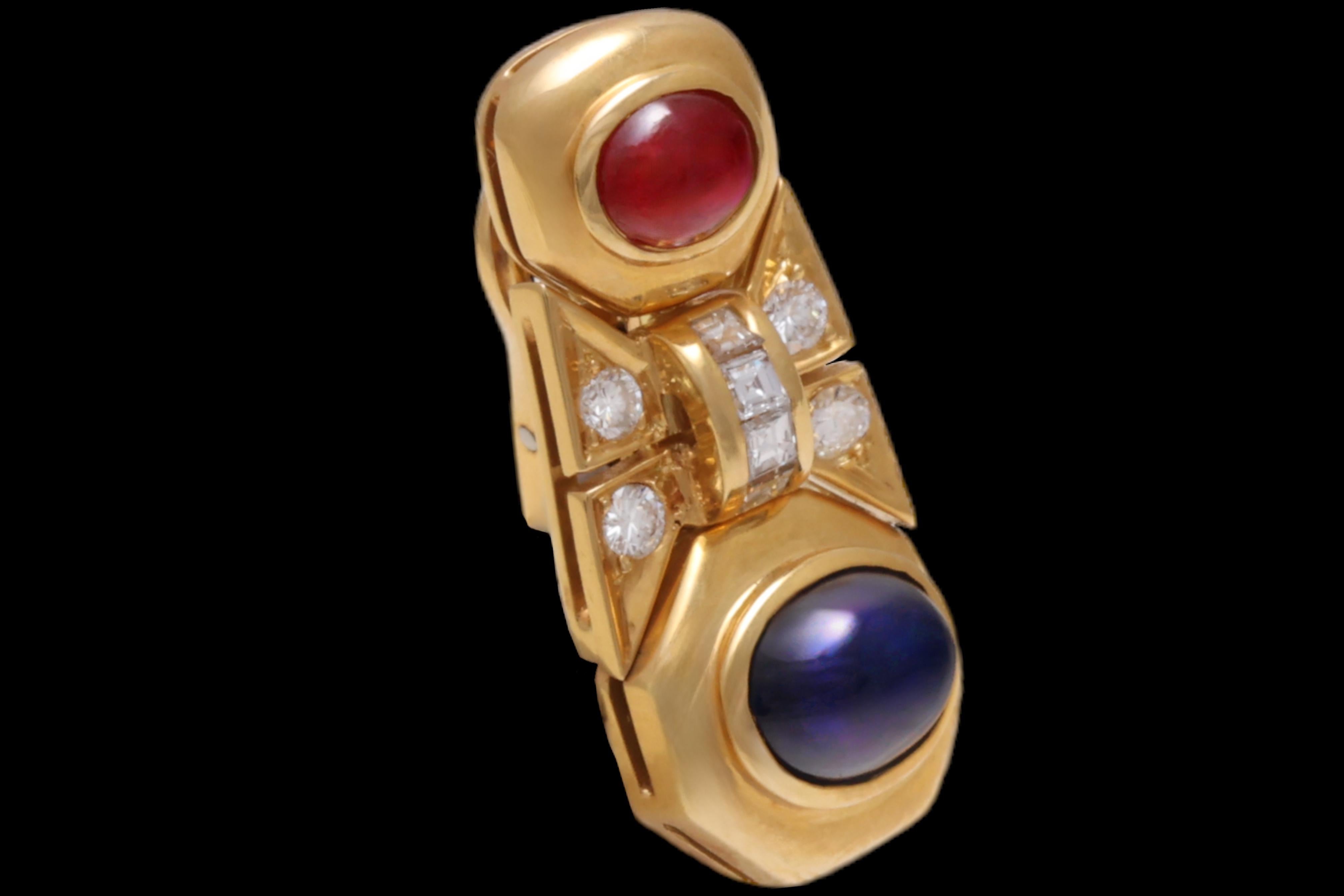 18 kt. Yellow Gold Clip-On Earrings With Cabochon Sapphire & Ruby and Diamonds In Excellent Condition For Sale In Antwerp, BE