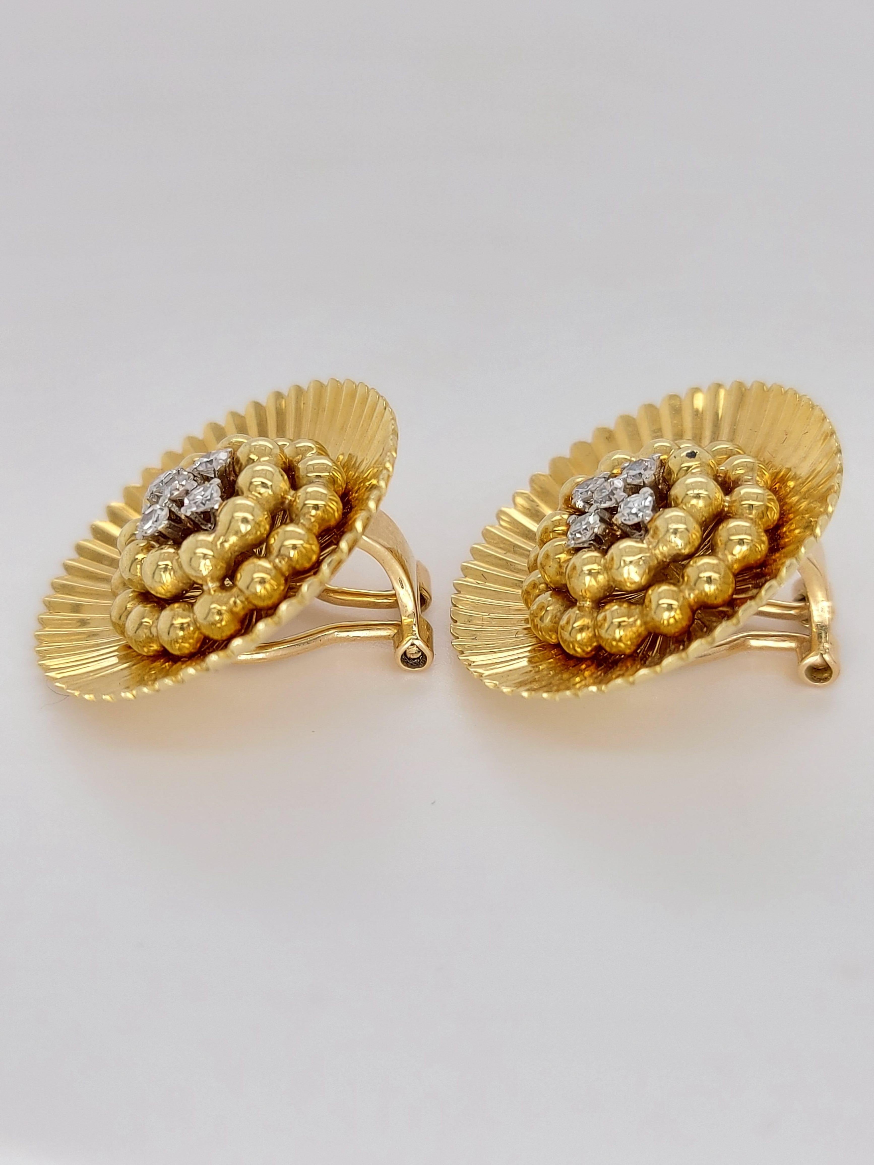 18 Karat Yellow Gold Clip-On Flower Shape Earrings 8/8 Cut Diamonds 0.26 Carat For Sale 7