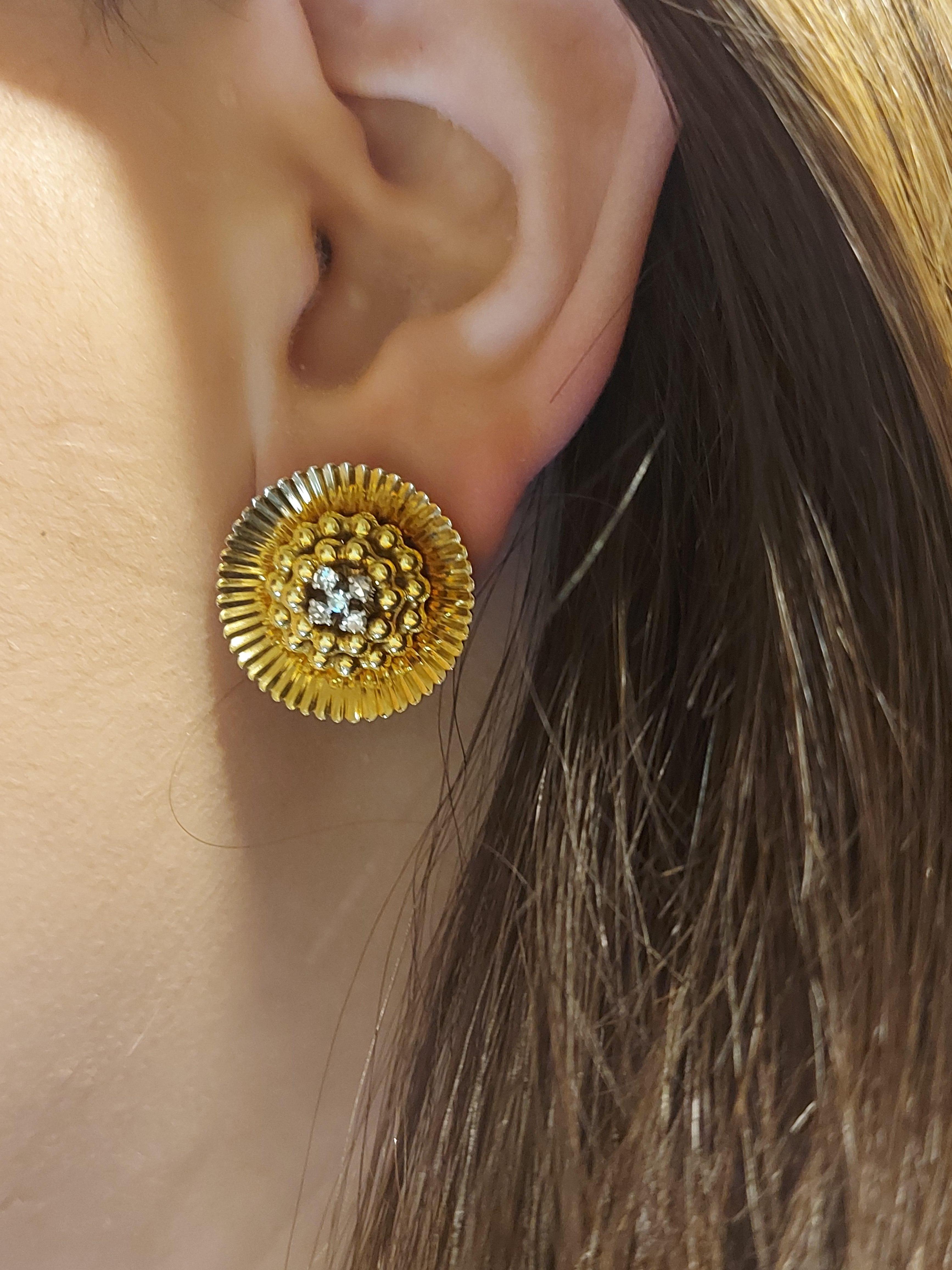 18 Karat Yellow Gold Clip-On Flower Shape Earrings 8/8 Cut Diamonds 0.26 Carat For Sale 12