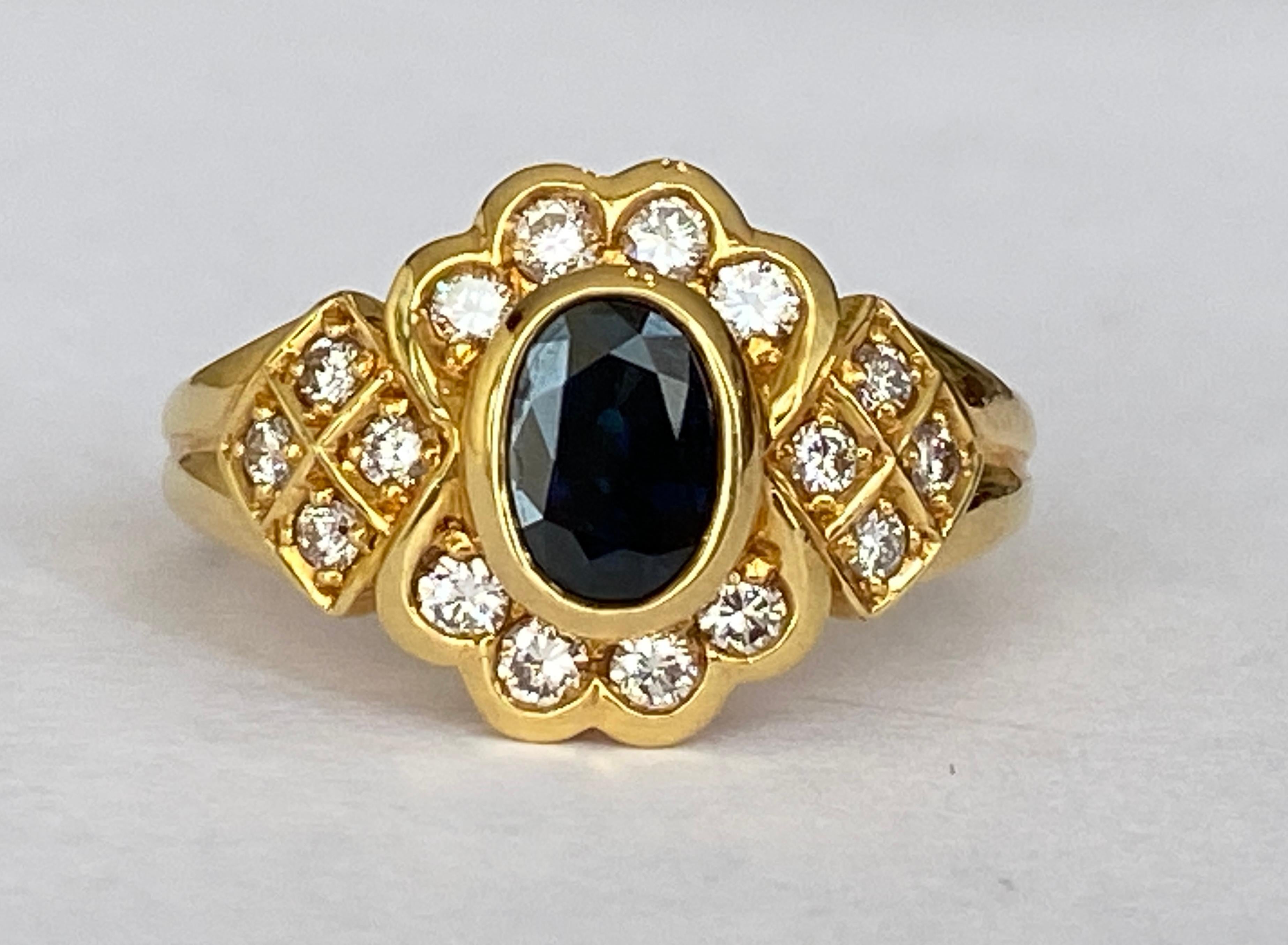 Brilliant Cut 18 Kt. Yellow Gold Cocktail Ring with 1.00 Ct Sapphire and Diamonds For Sale
