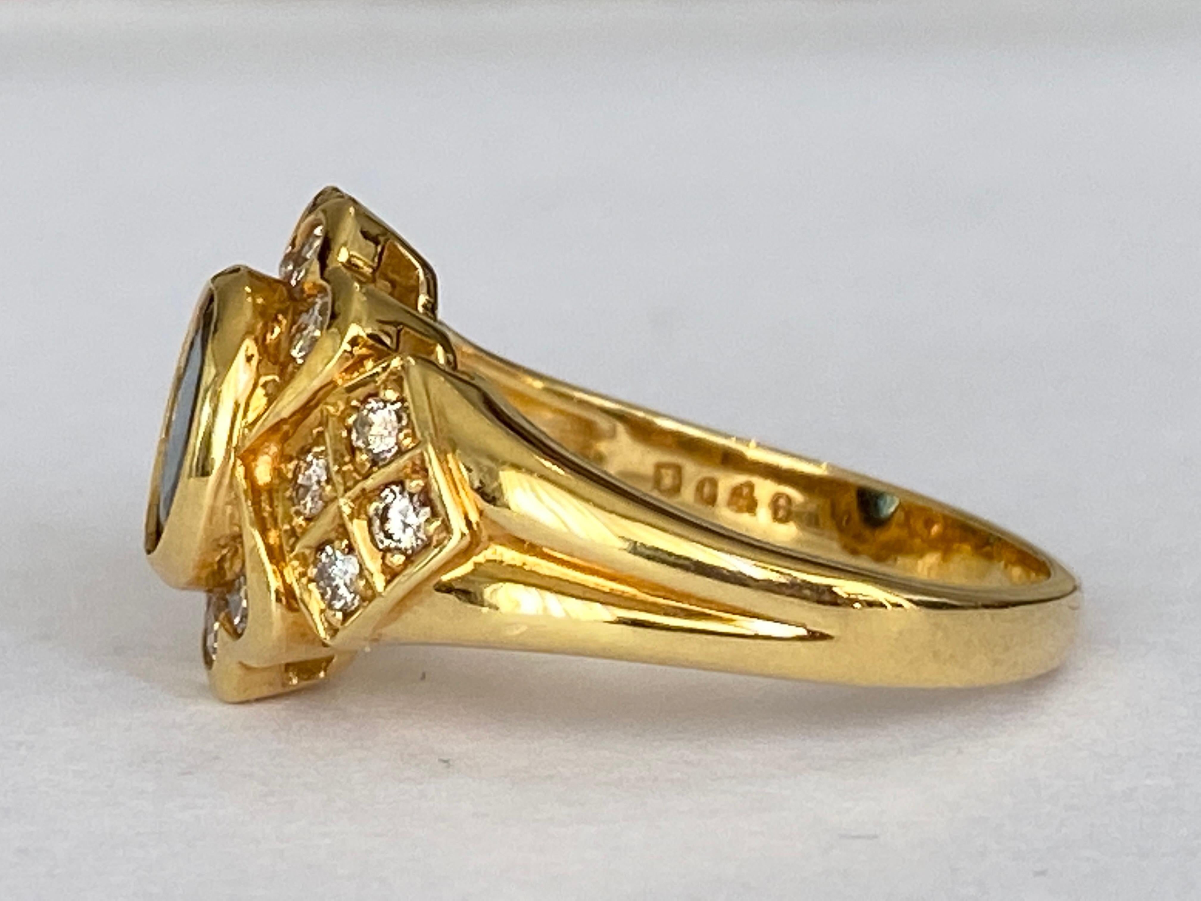 18 Kt. Yellow Gold Cocktail Ring with 1.00 Ct Sapphire and Diamonds In Excellent Condition For Sale In AMSTERDAM, NL