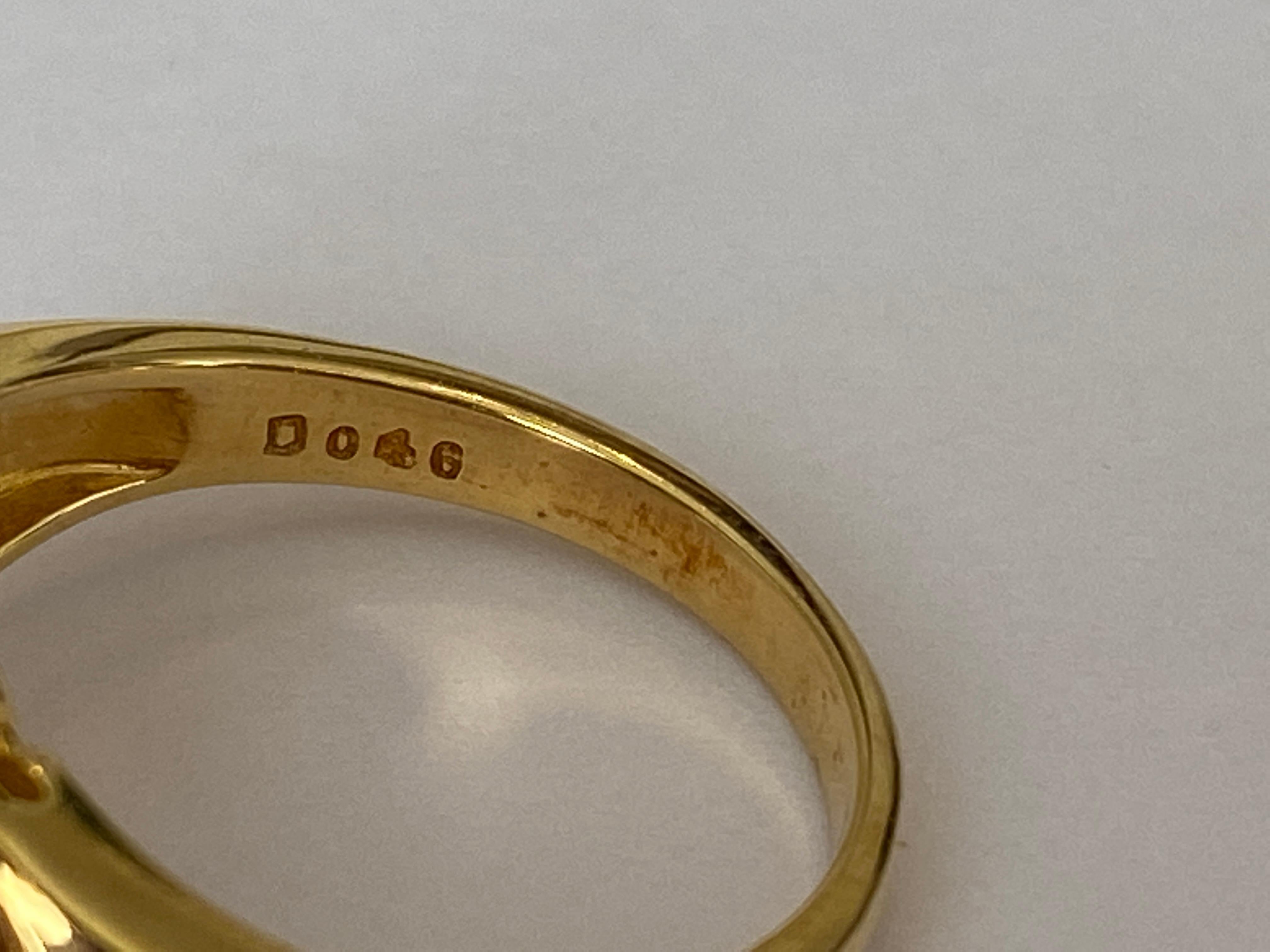 18 Kt. Yellow Gold Cocktail Ring with 1.00 Ct Sapphire and Diamonds For Sale 2