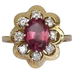 18 Kt. Cóctel de oro amarillo  Anillo con Granate y Diamantes de 1,80 qt